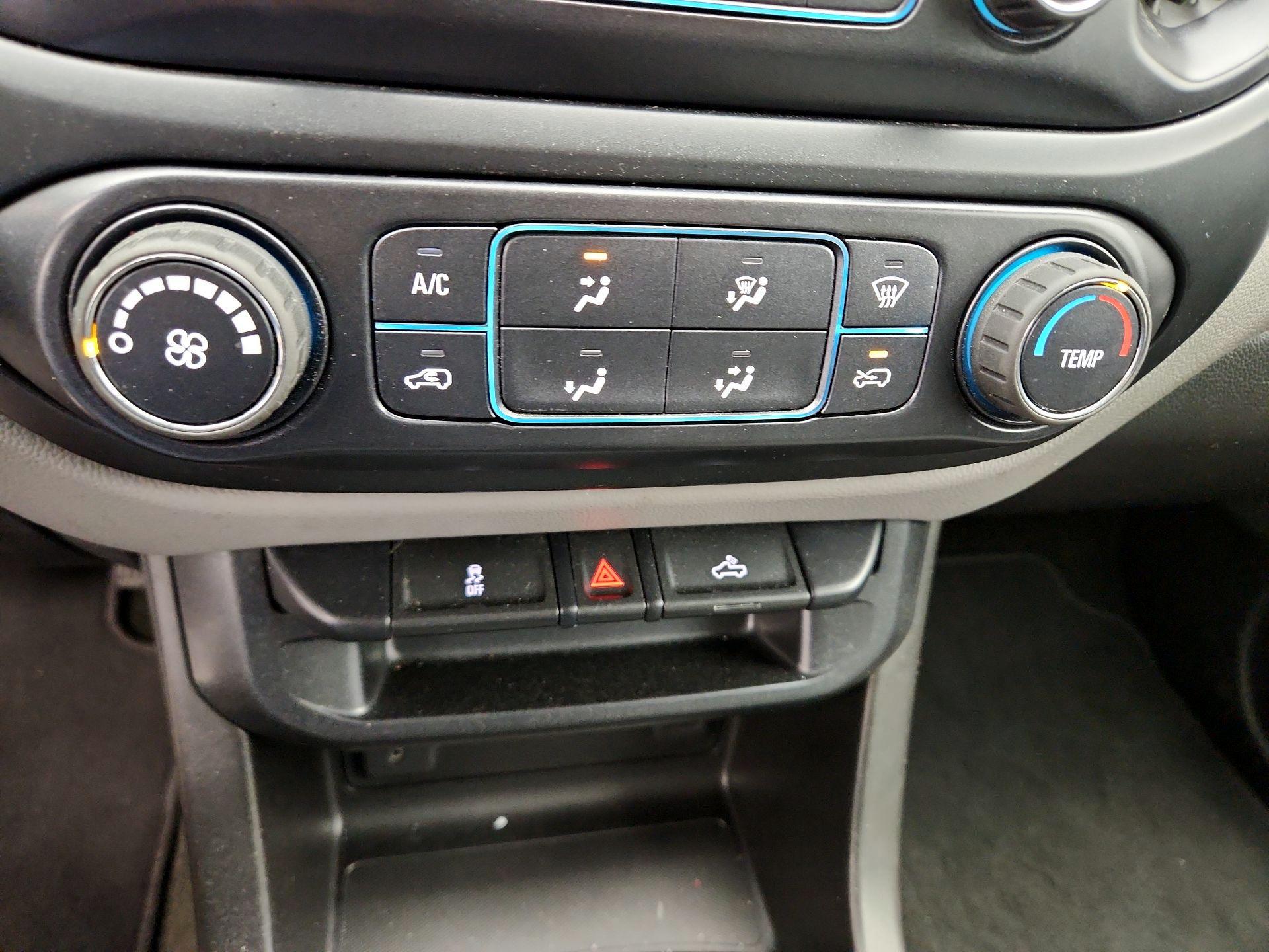 Thumbnail: 2016 Chevrolet Colorado - 16