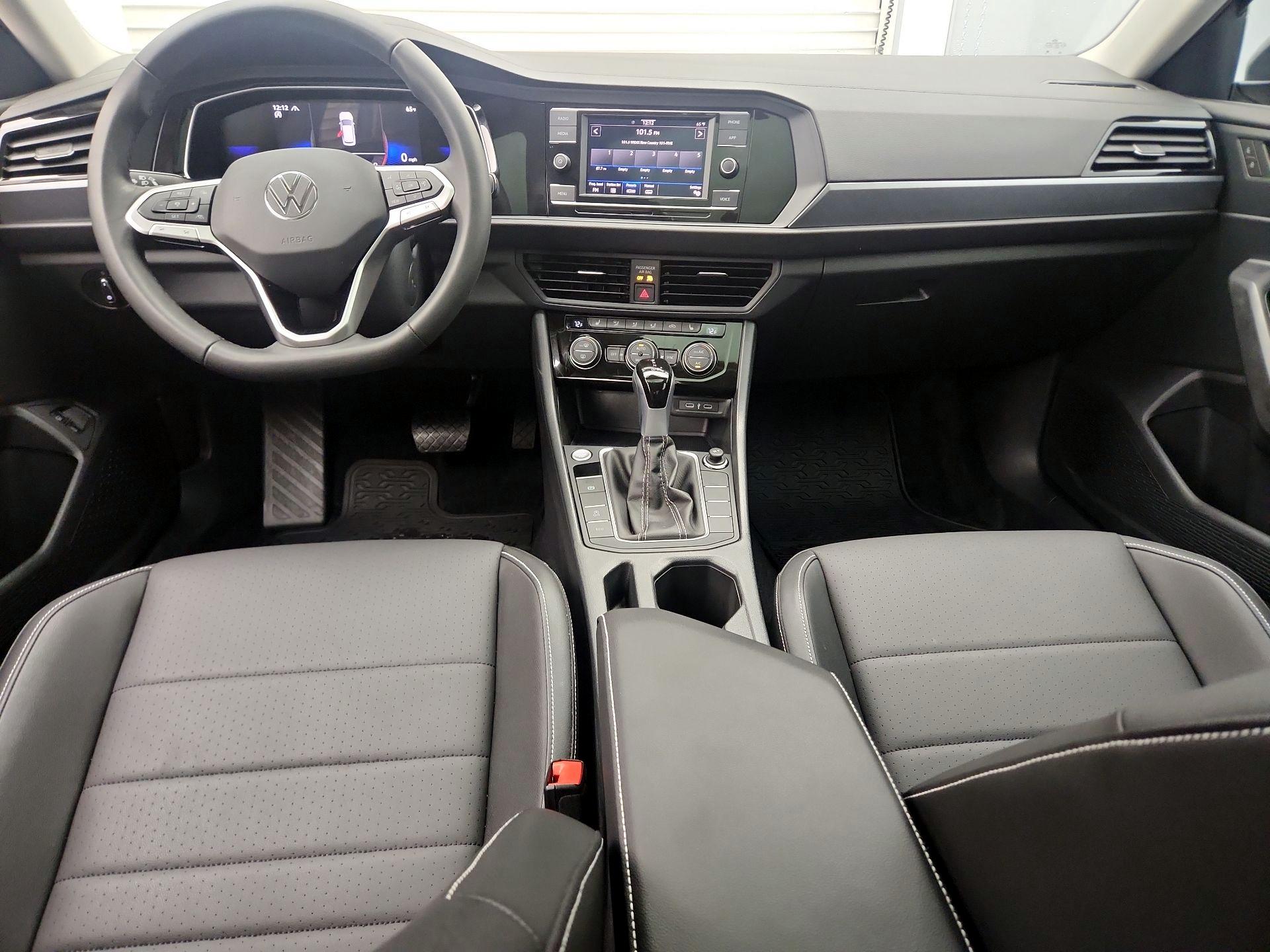 Thumbnail: 2024 Volkswagen Jetta - 9