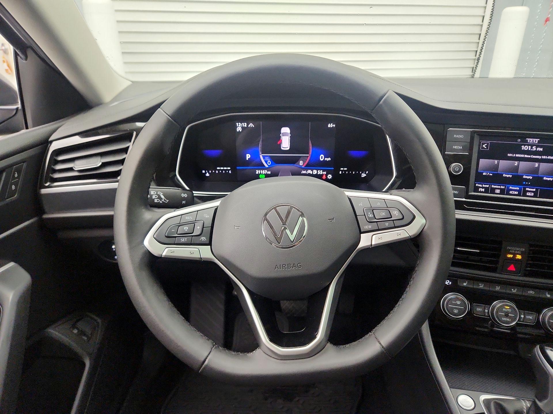 Thumbnail: 2024 Volkswagen Jetta - 10