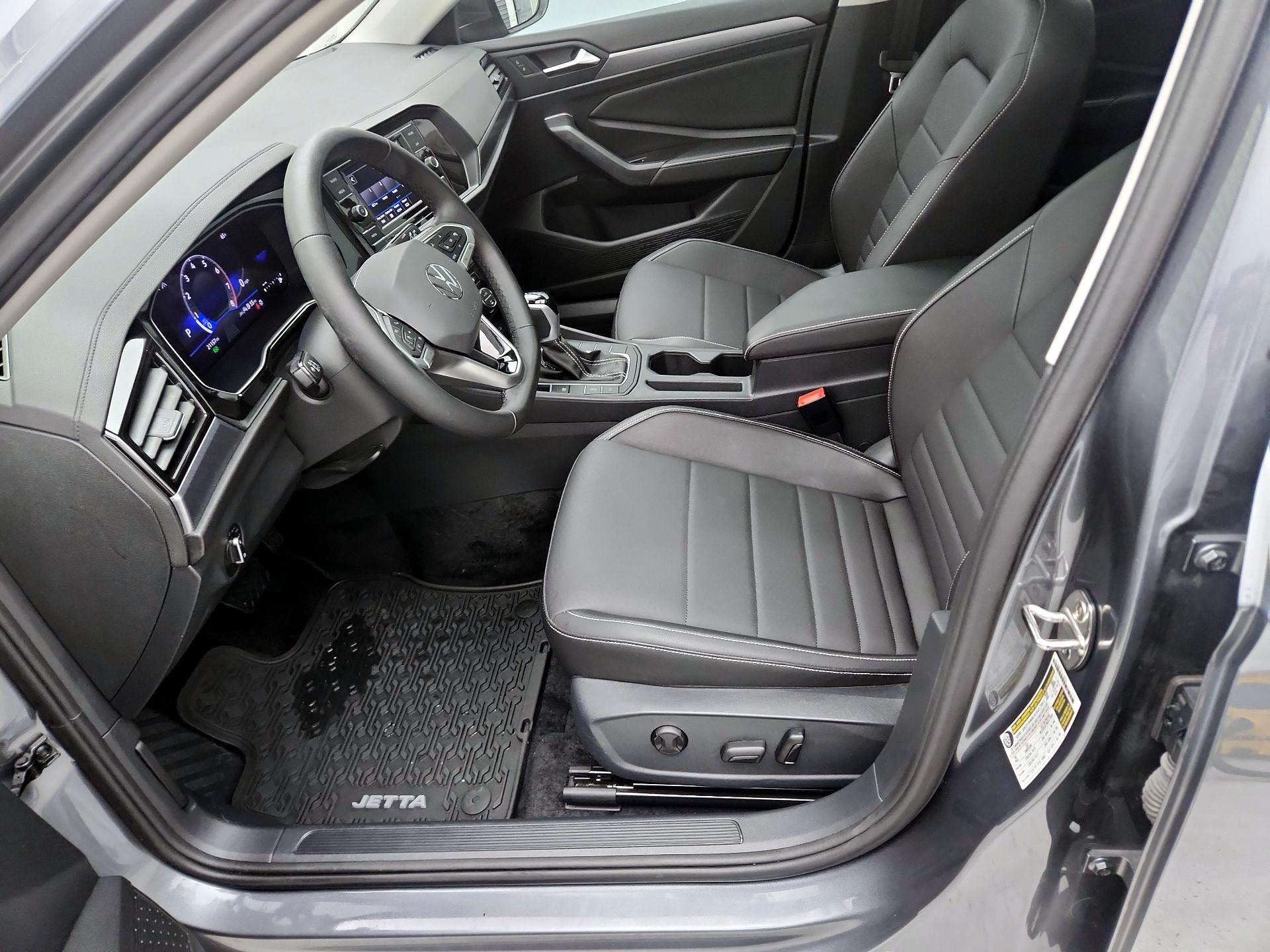 Thumbnail: 2024 Volkswagen Jetta - 11