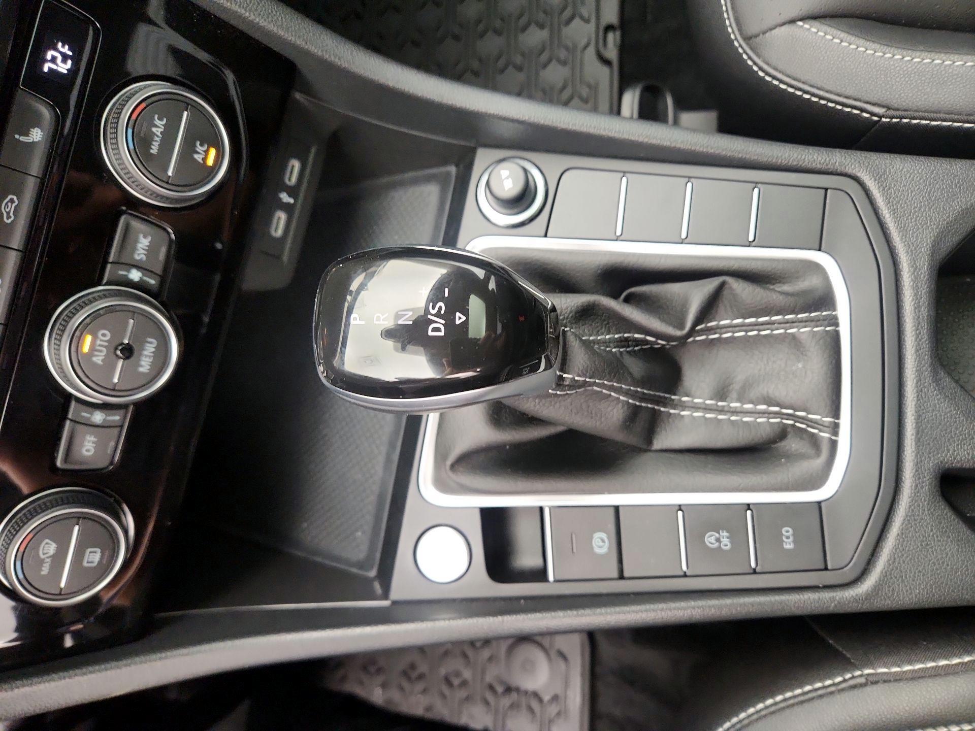 Thumbnail: 2024 Volkswagen Jetta - 17