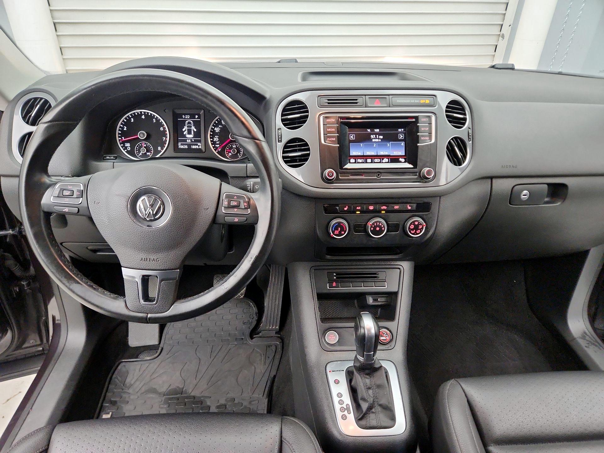 Thumbnail: 2016 Volkswagen Tiguan - 9