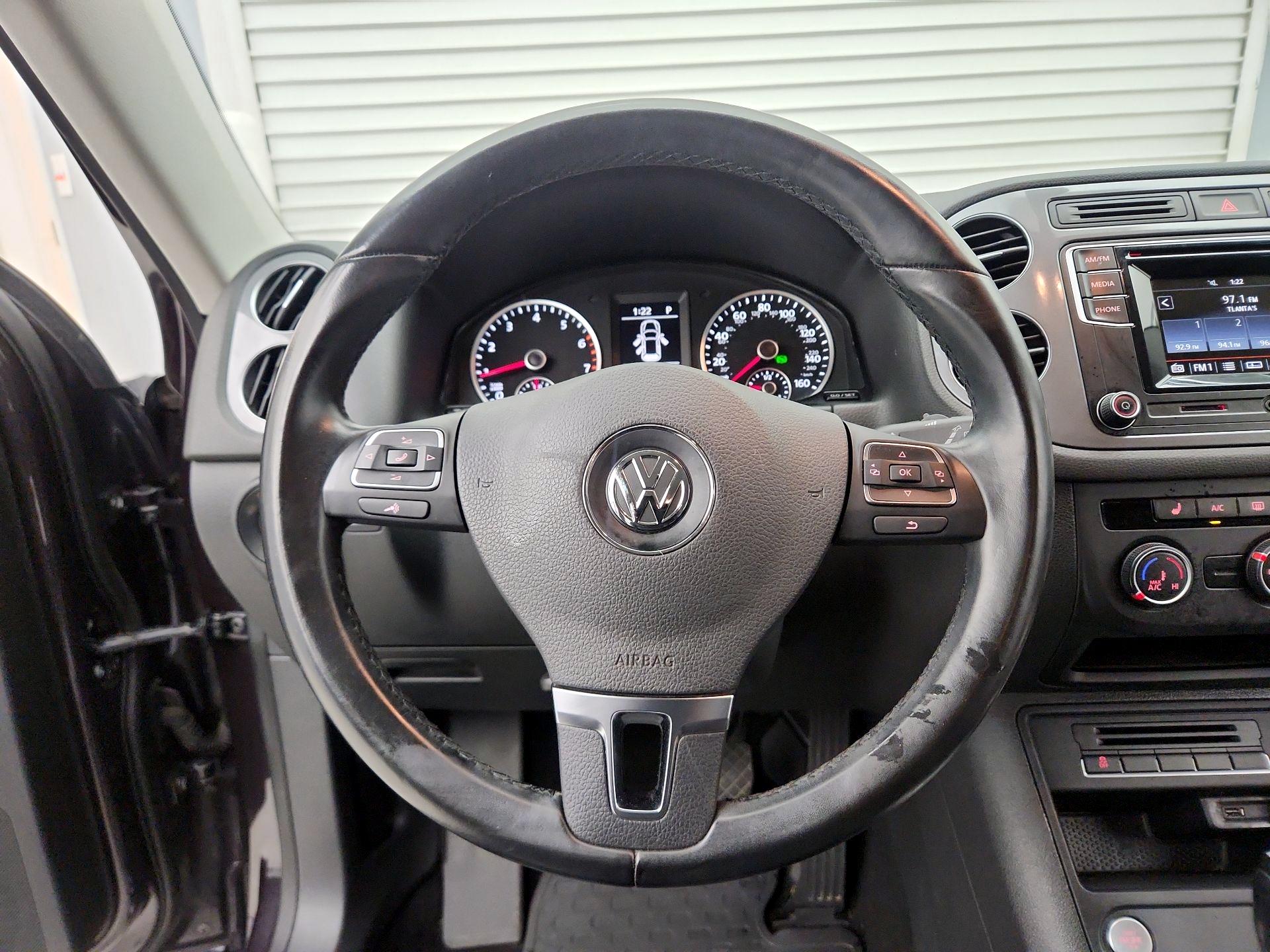 Thumbnail: 2016 Volkswagen Tiguan - 10