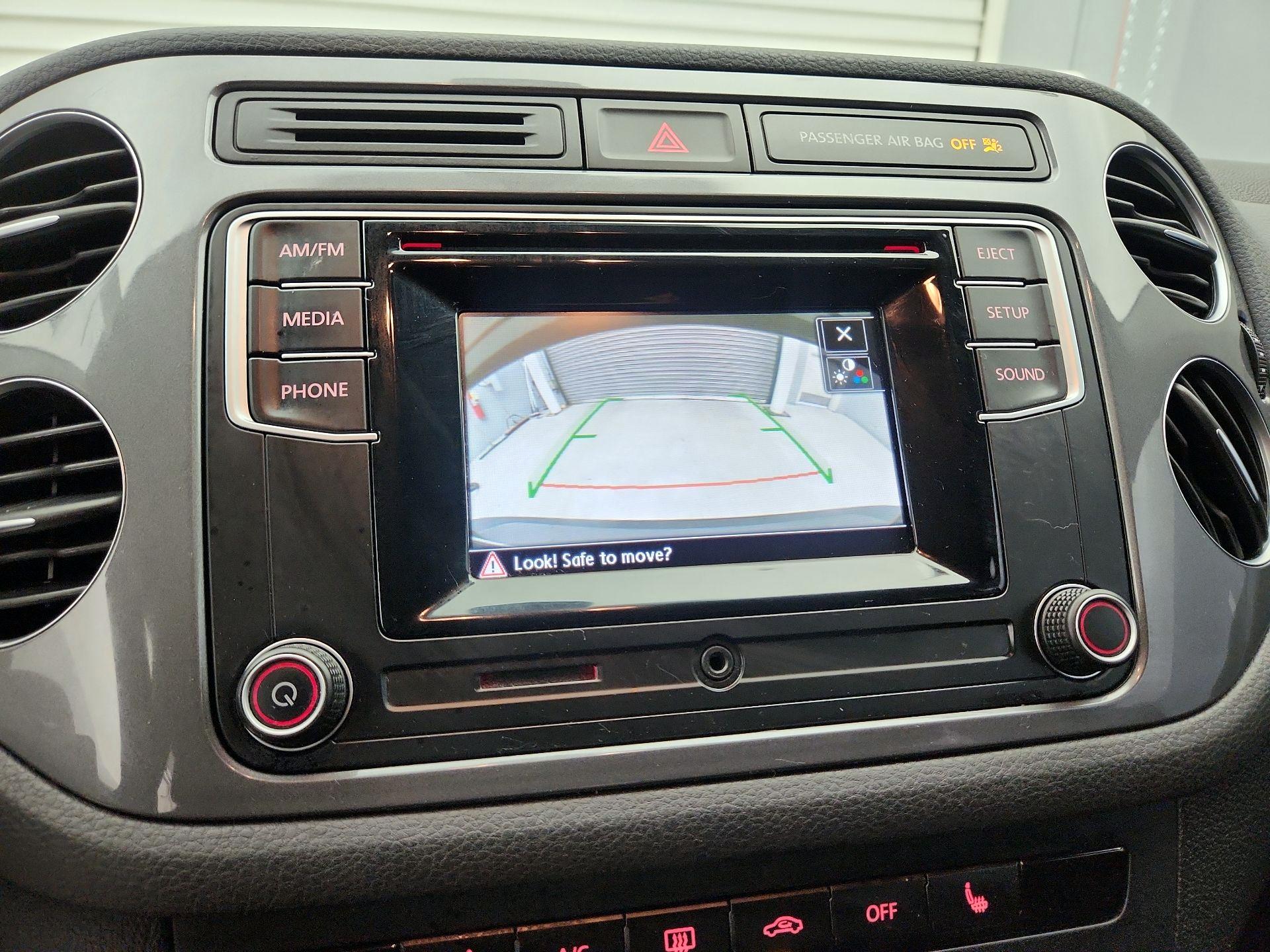 Thumbnail: 2016 Volkswagen Tiguan - 14