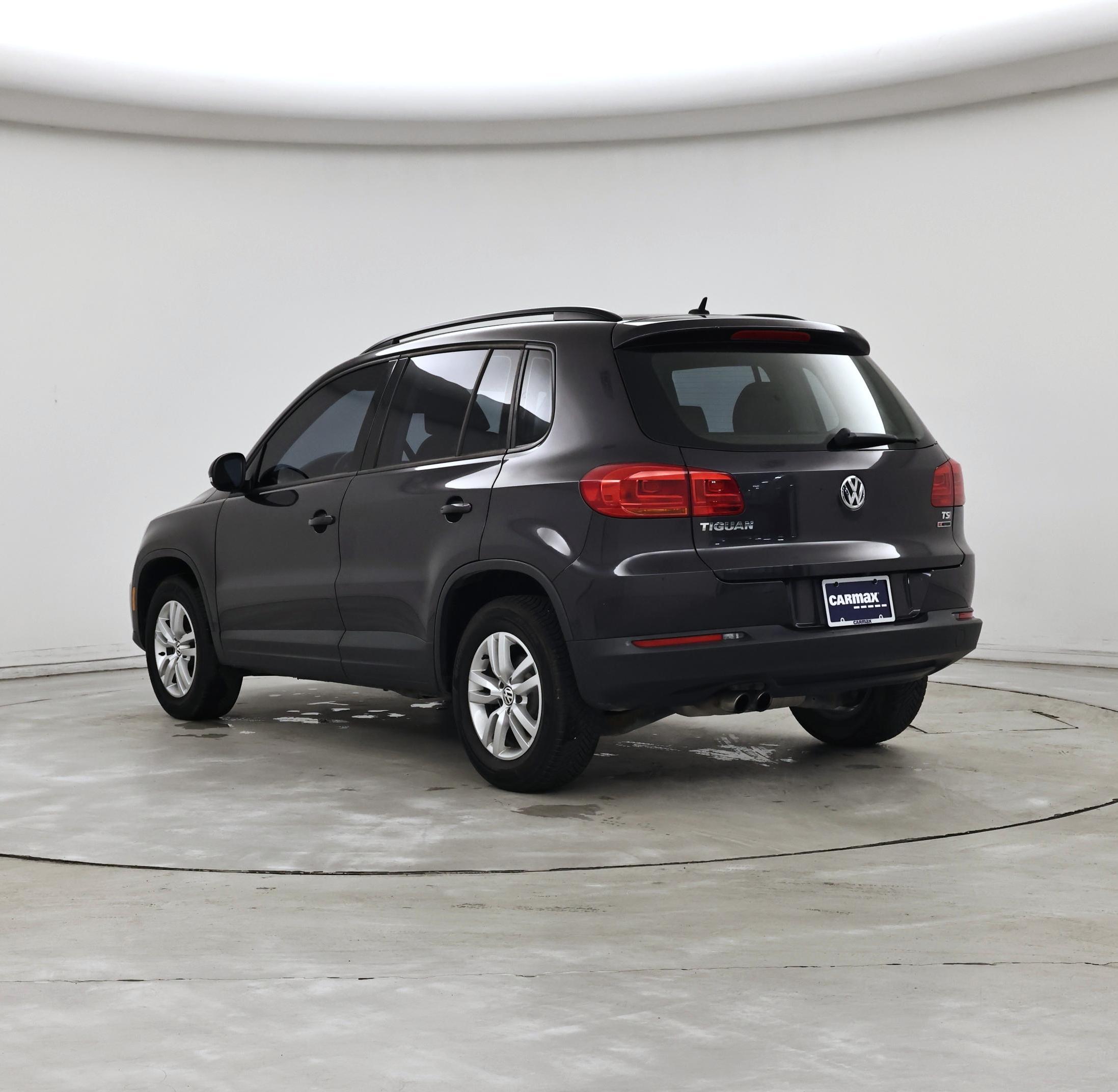 Thumbnail: 2016 Volkswagen Tiguan - 2