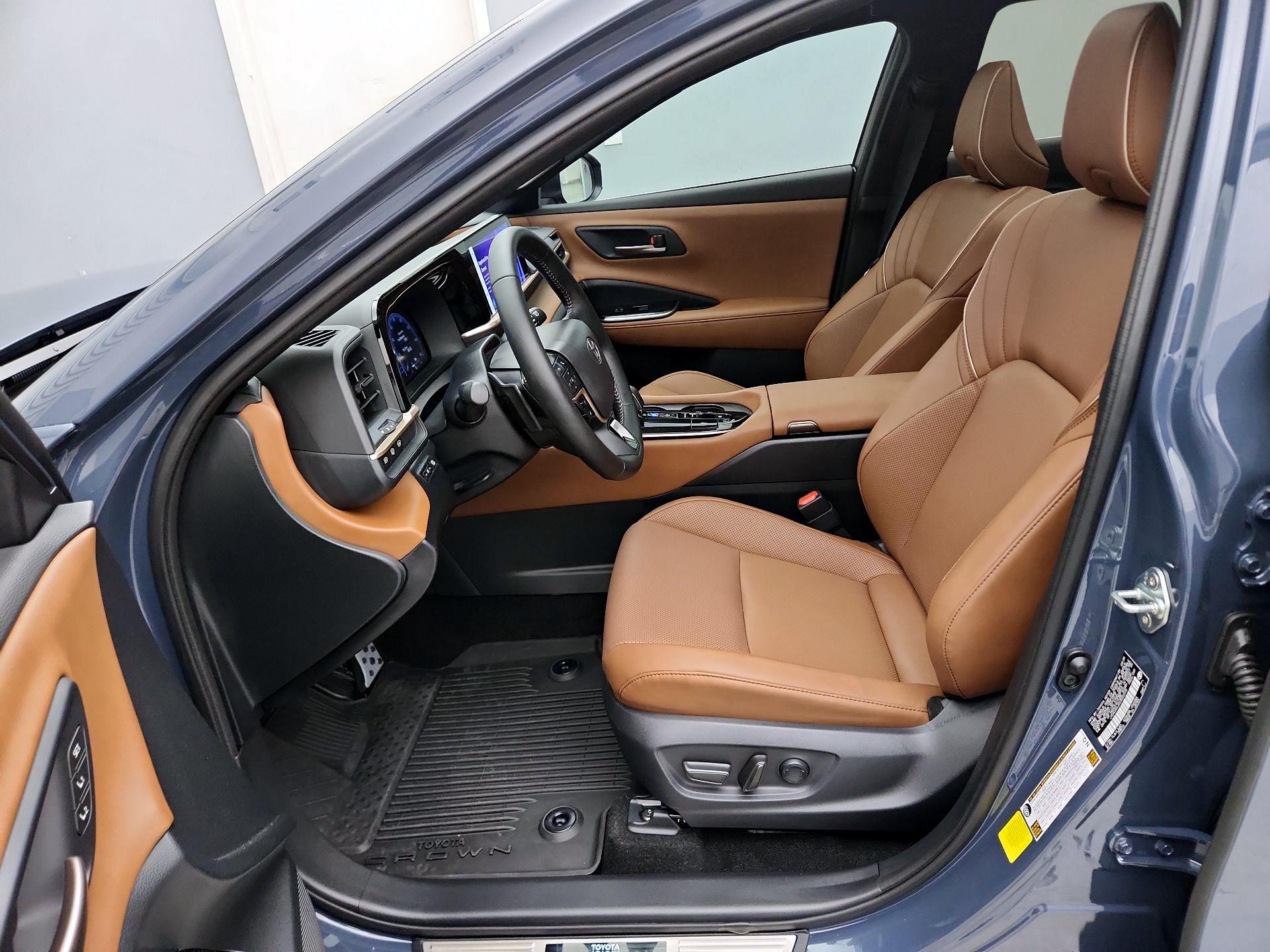 Thumbnail: 2025 Toyota Crown Signia - 11