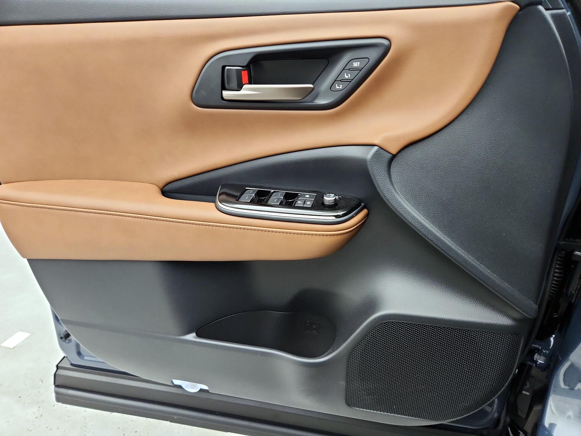 Thumbnail: 2025 Toyota Crown Signia - 12