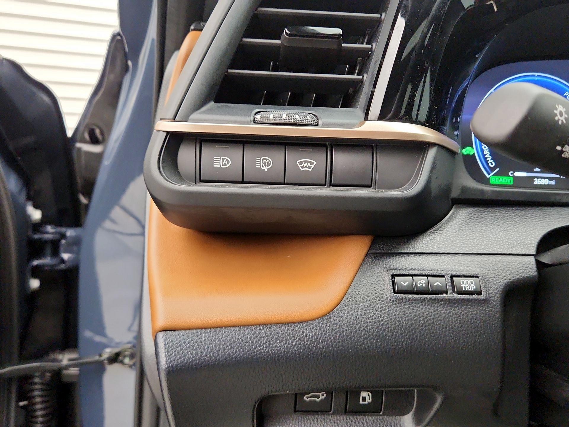 Thumbnail: 2025 Toyota Crown Signia - 13