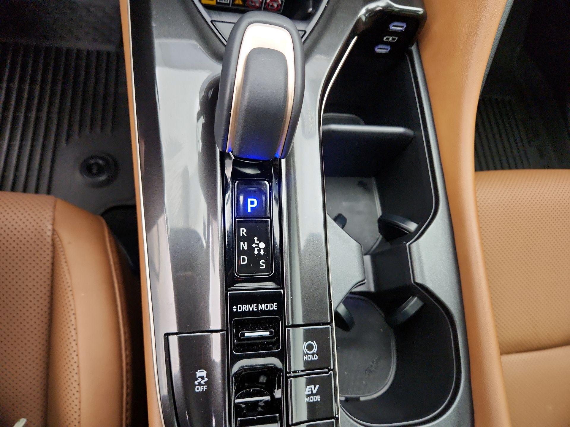 Thumbnail: 2025 Toyota Crown Signia - 17