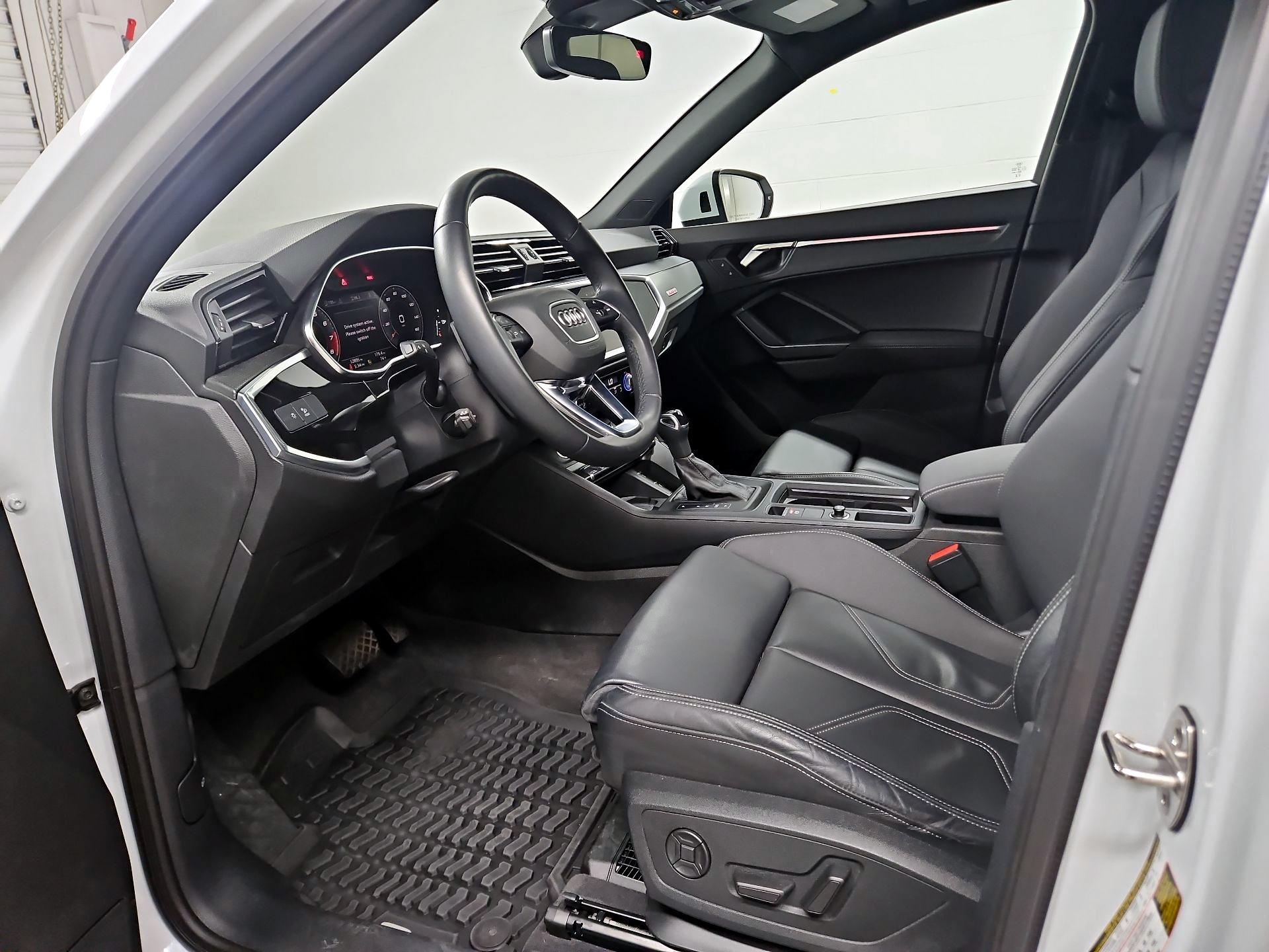 Thumbnail: 2023 Audi Q3 - 11