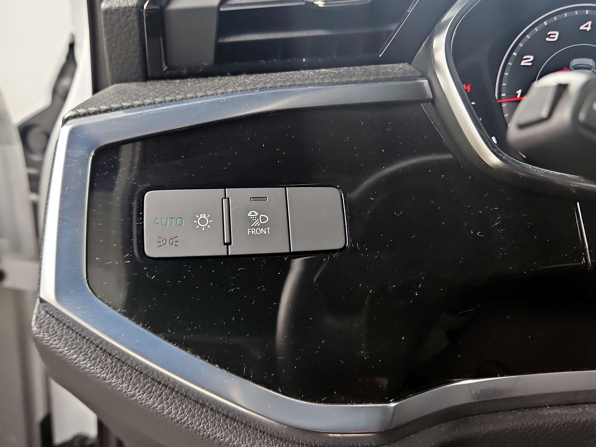 Thumbnail: 2023 Audi Q3 - 13