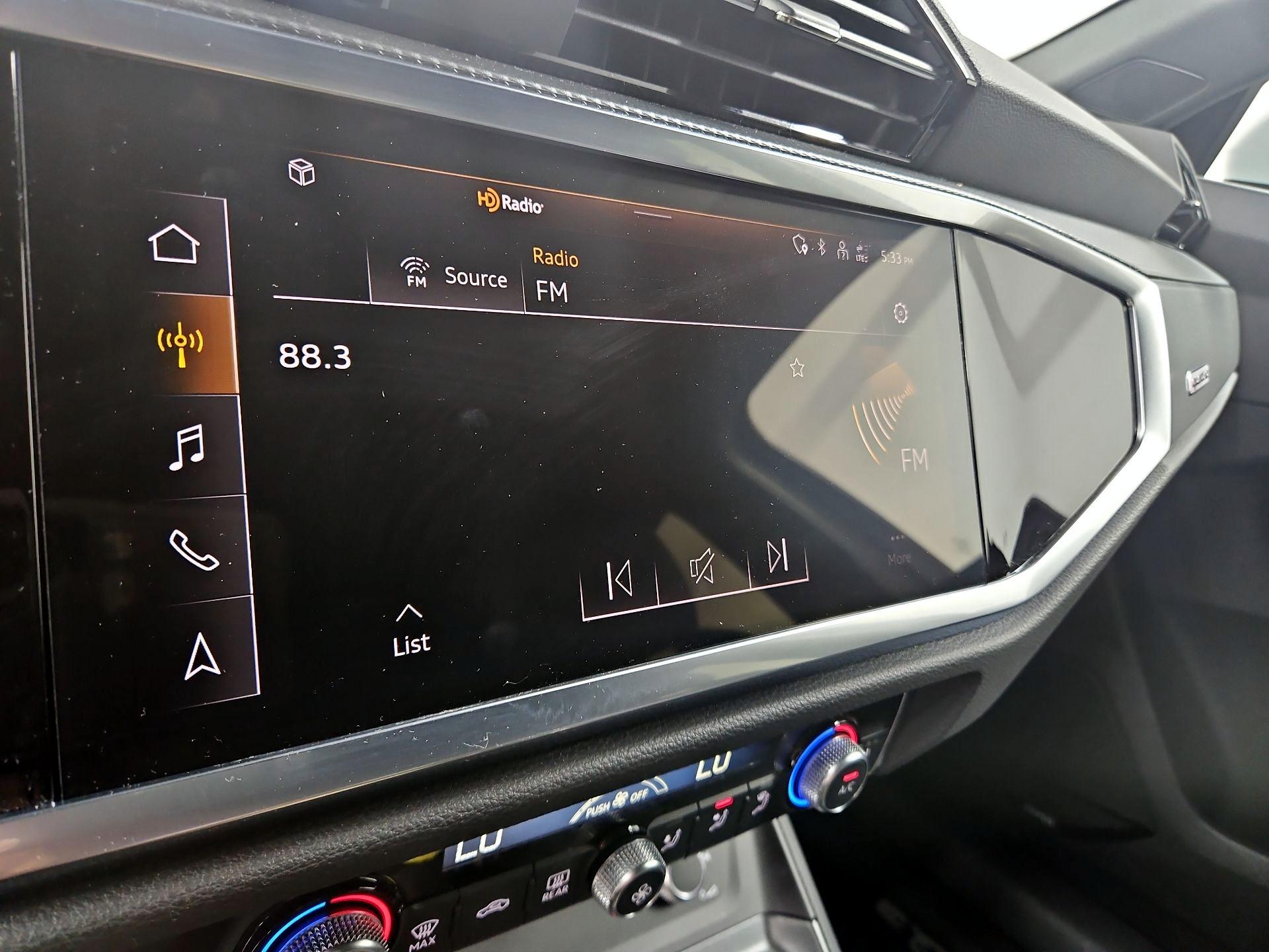 Thumbnail: 2023 Audi Q3 - 16