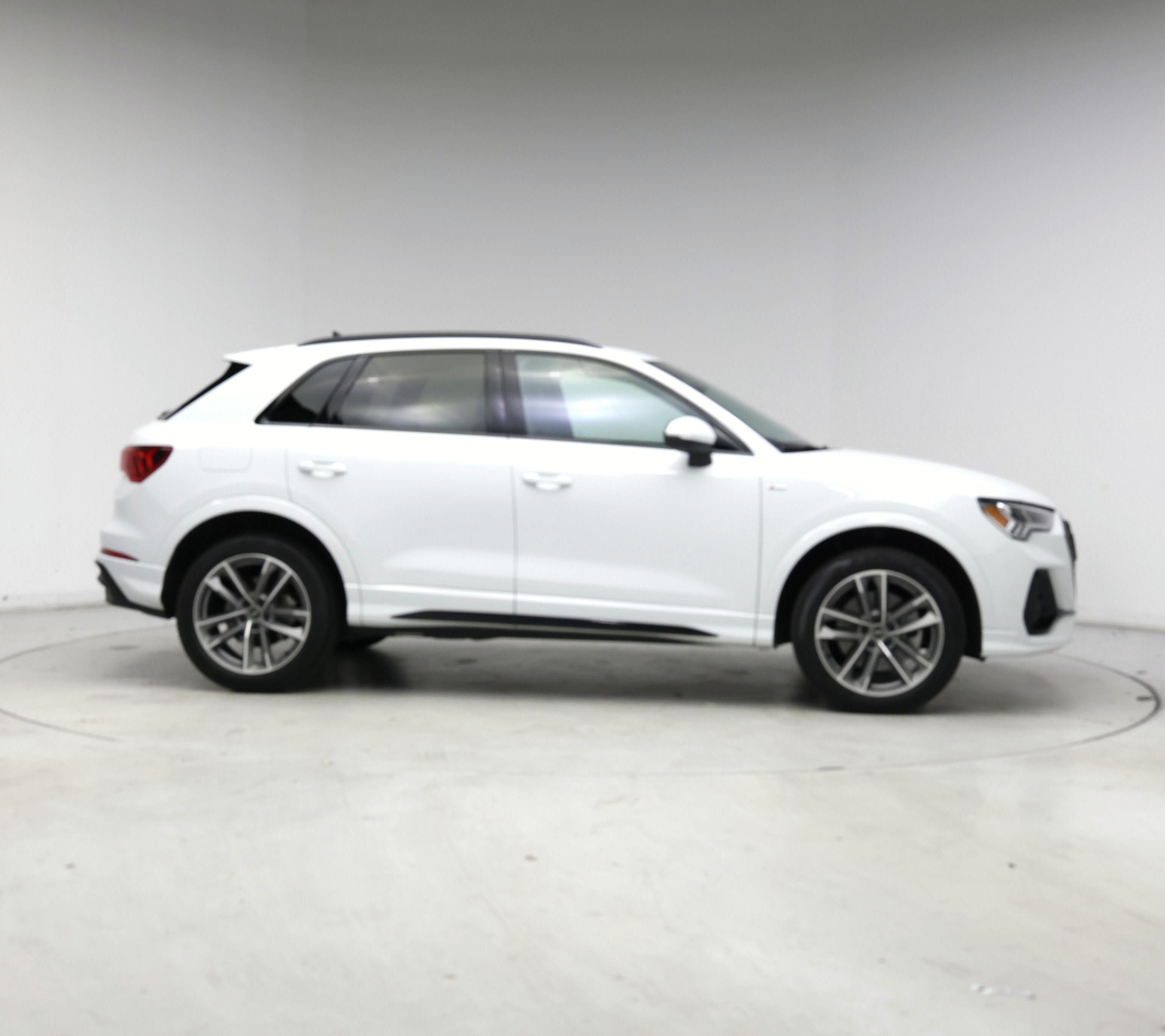 Thumbnail: 2023 Audi Q3 - 7