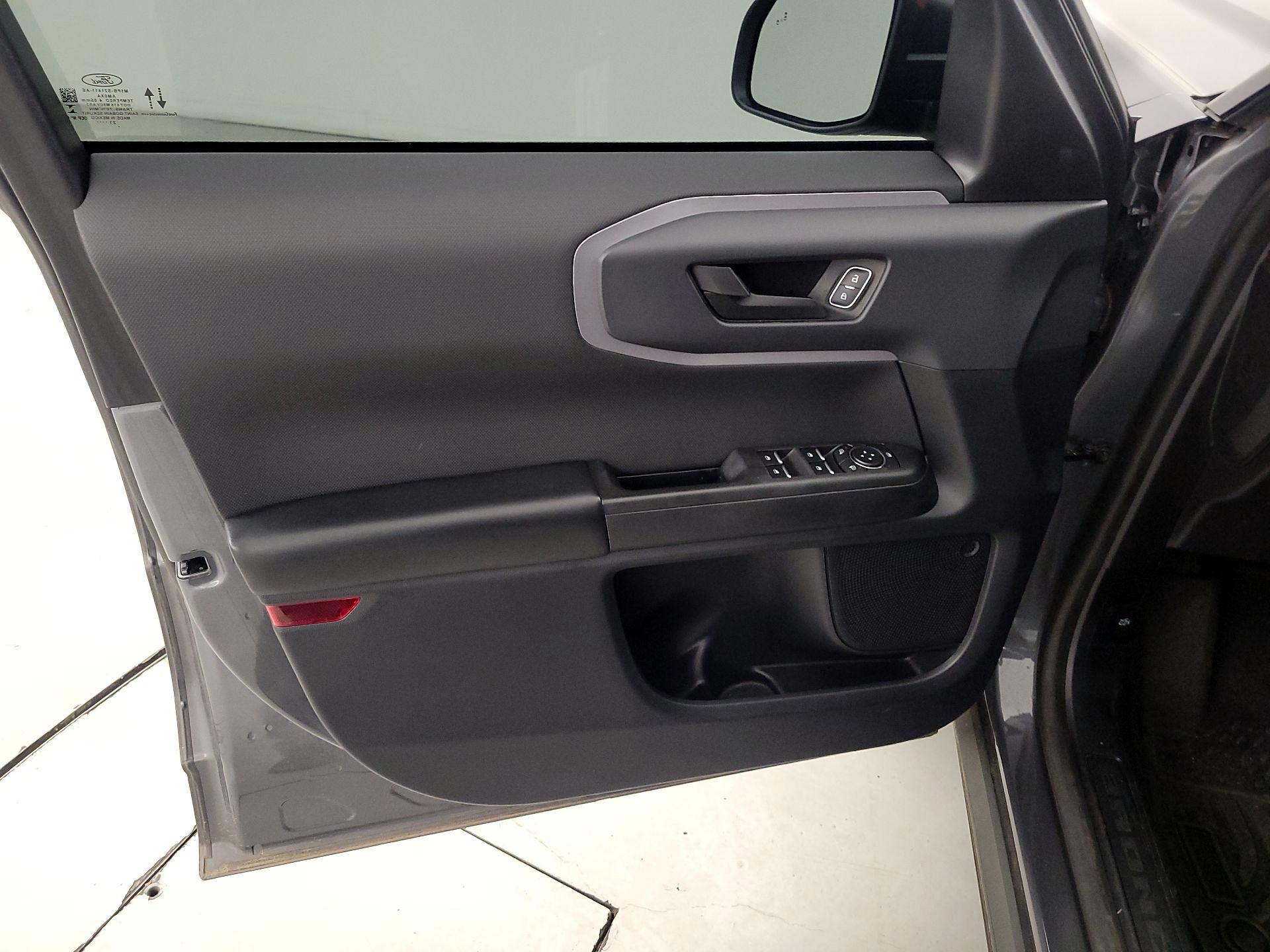 Thumbnail: 2022 Ford Bronco Sport - 12