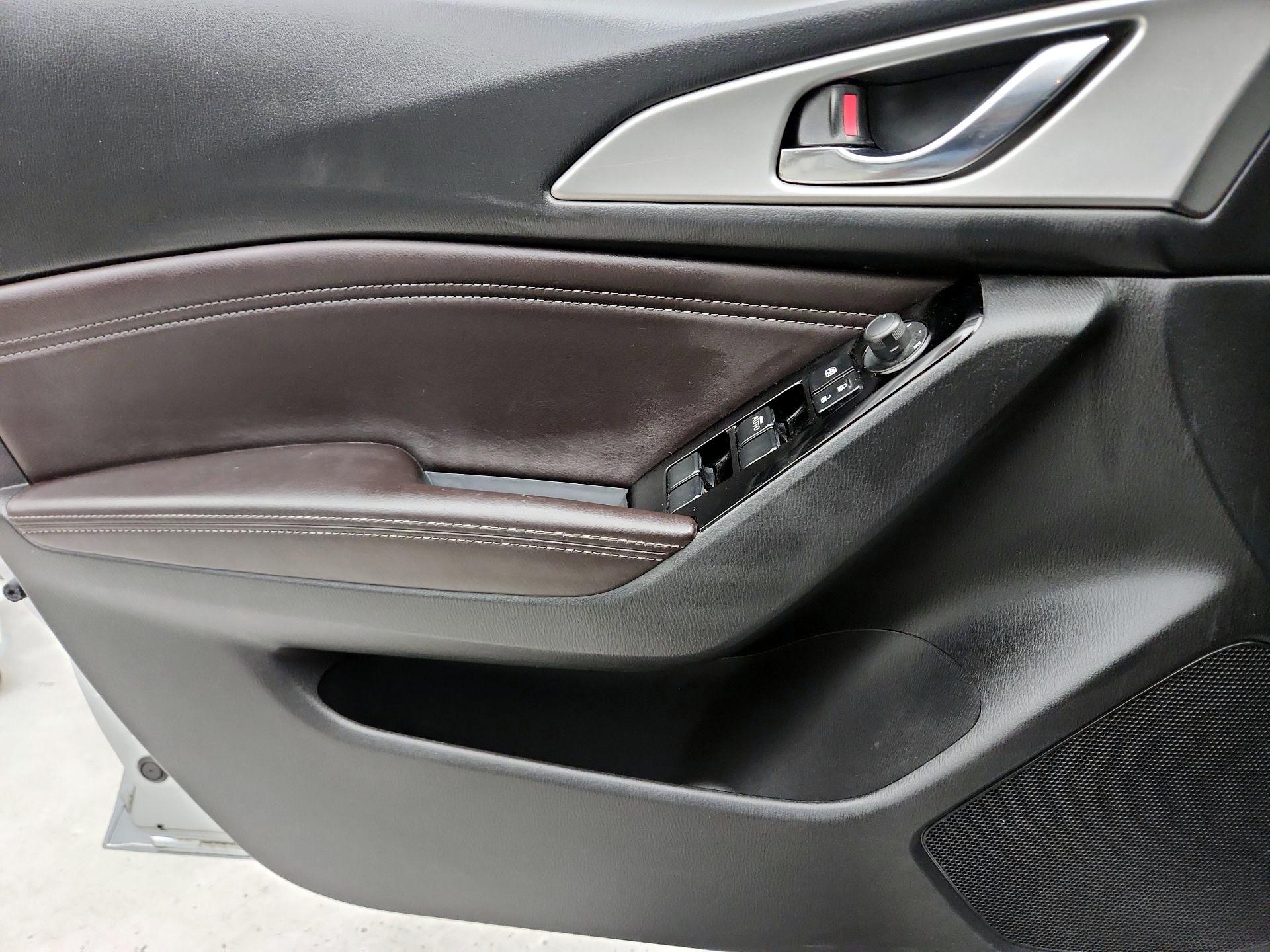 Thumbnail: 2018 Mazda Mazda3 - 12
