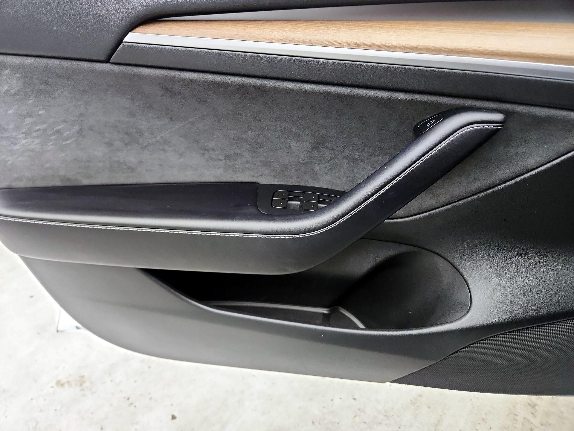 Thumbnail: 2023 Tesla Model 3 - 12