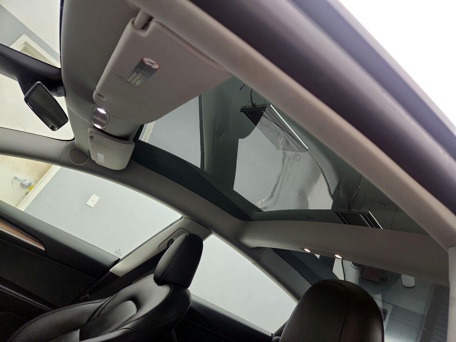 Thumbnail: 2023 Tesla Model 3 - 18