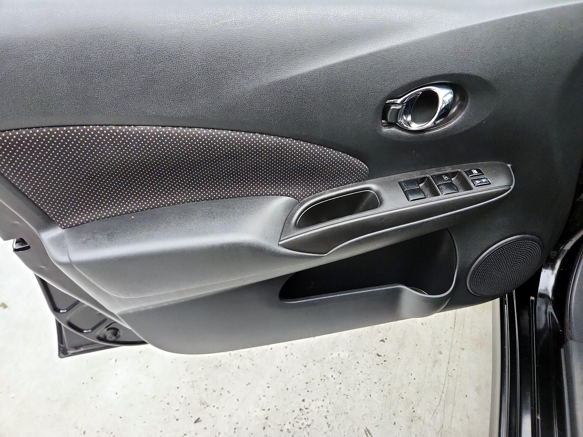 Thumbnail: 2016 Nissan Versa Note - 12