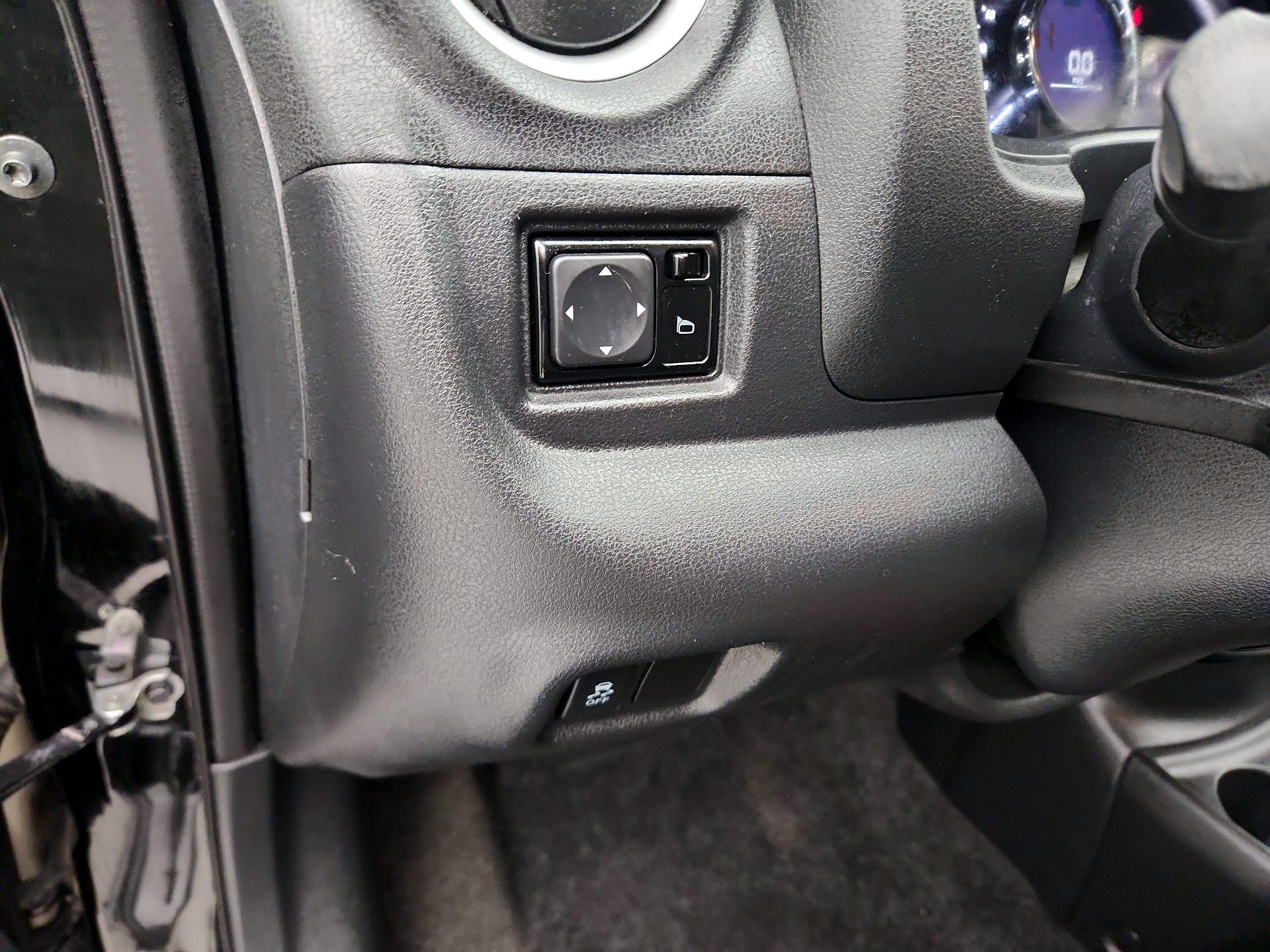 Thumbnail: 2016 Nissan Versa Note - 13