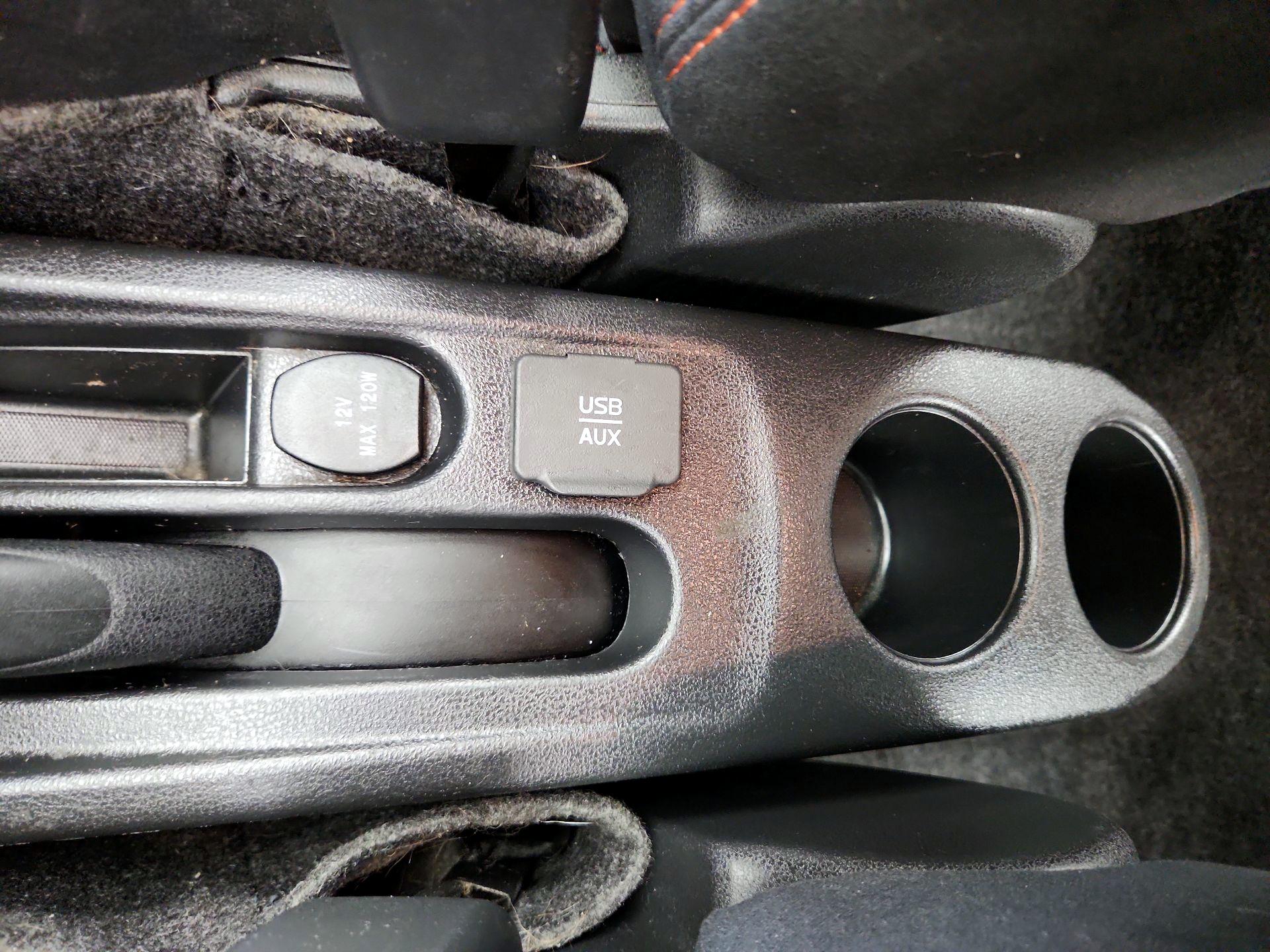 Thumbnail: 2016 Nissan Versa Note - 18