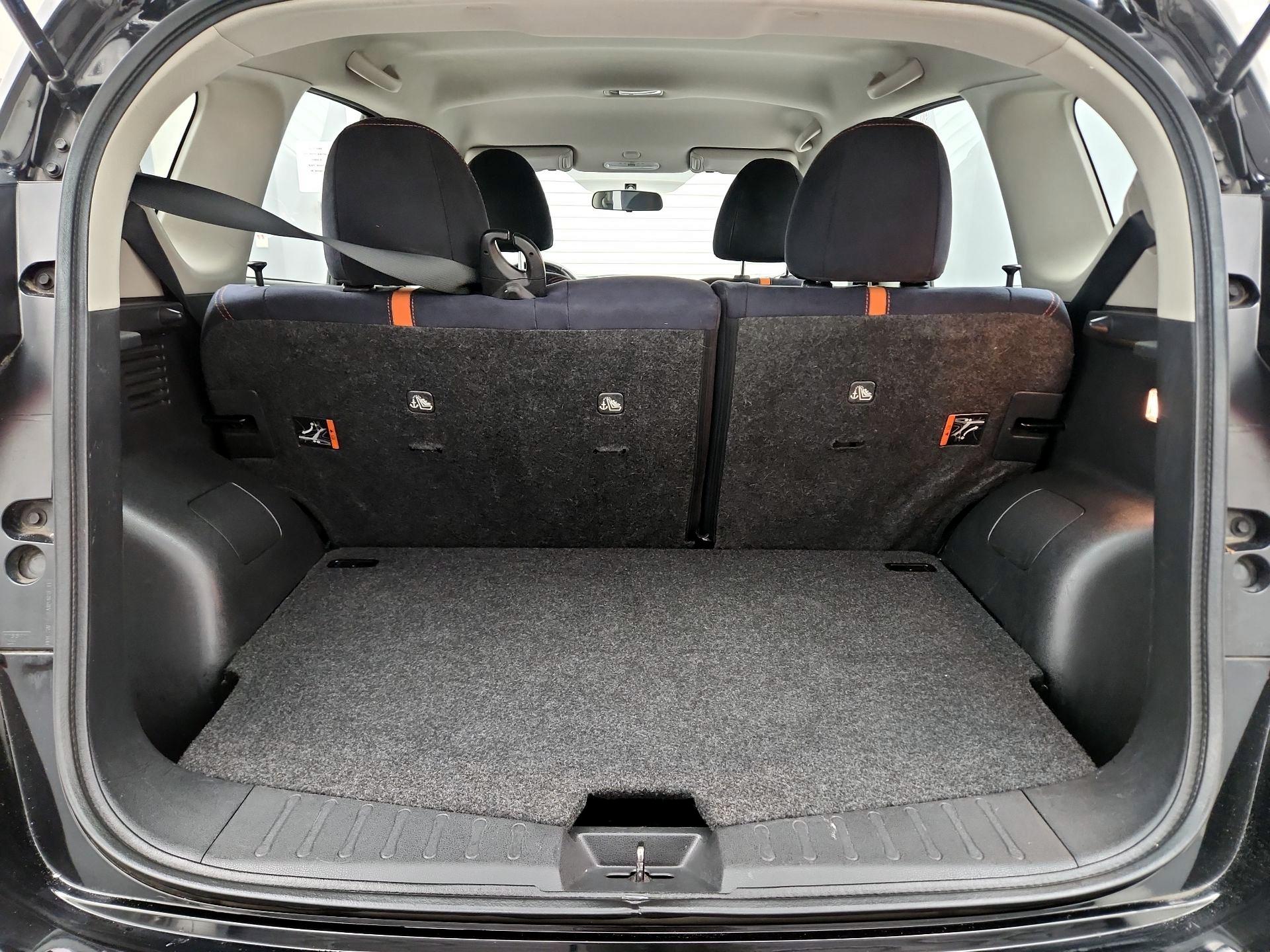 Thumbnail: 2016 Nissan Versa Note - 20