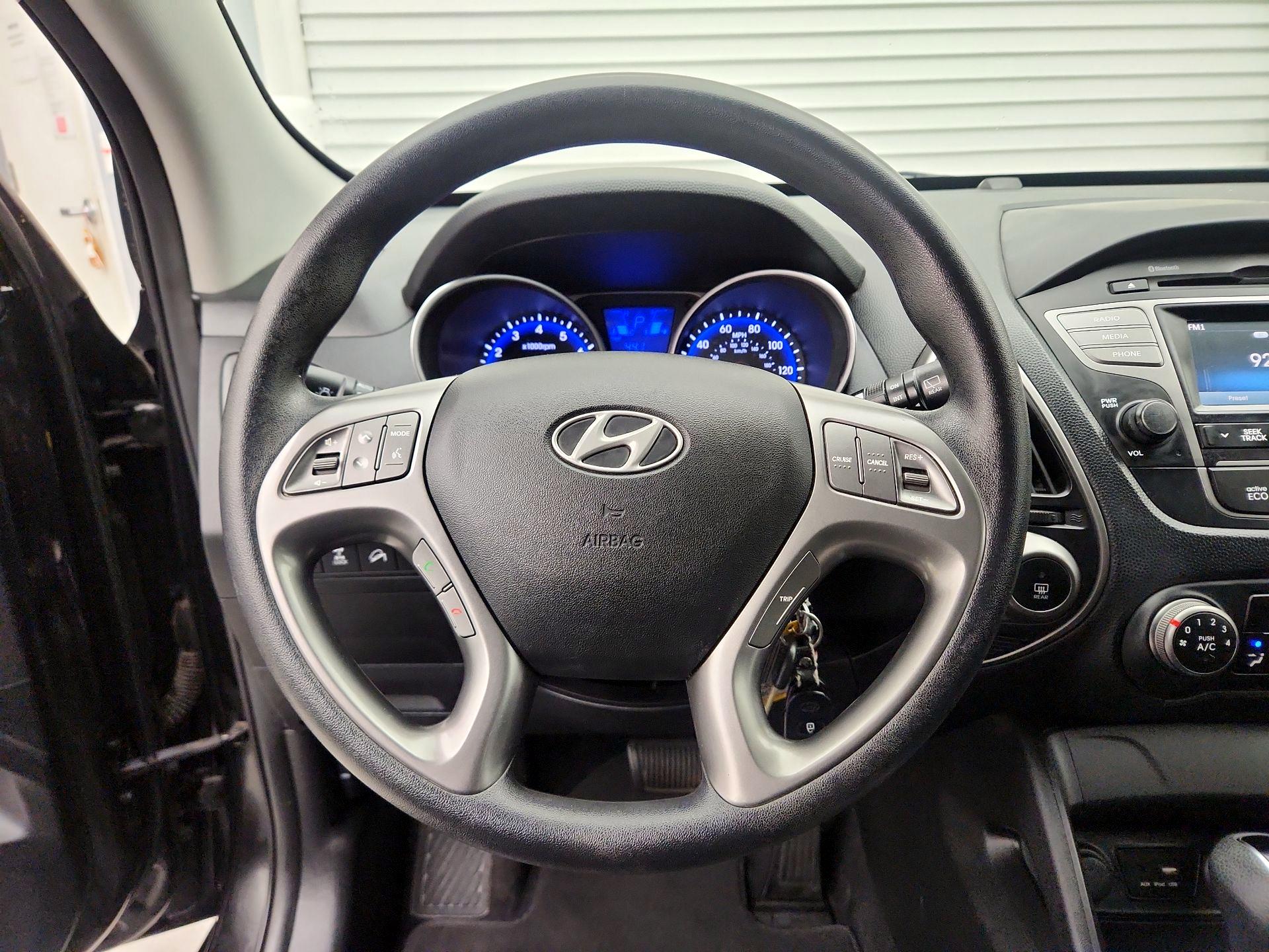 Thumbnail: 2015 Hyundai Tucson - 10