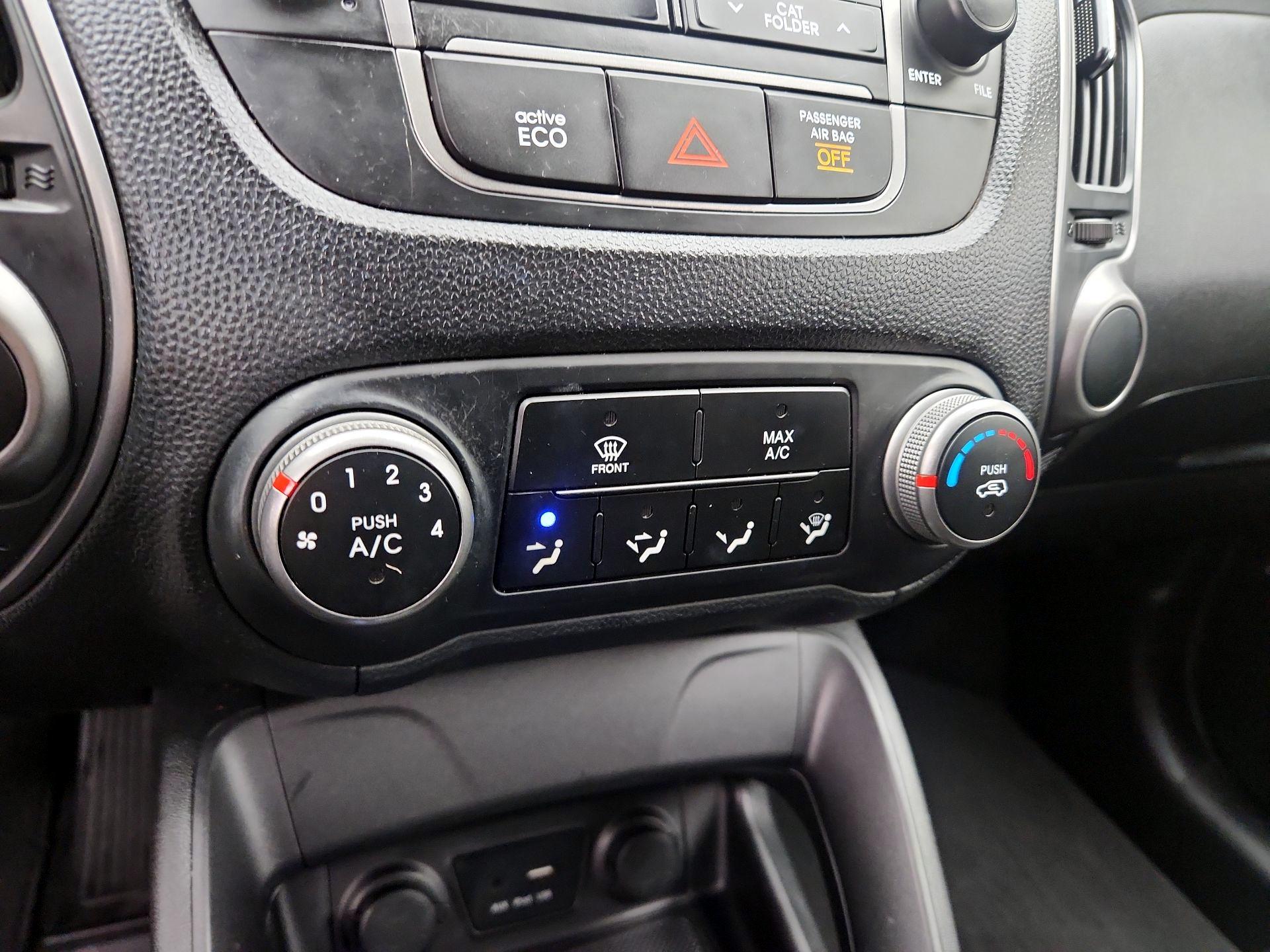 Thumbnail: 2015 Hyundai Tucson - 16