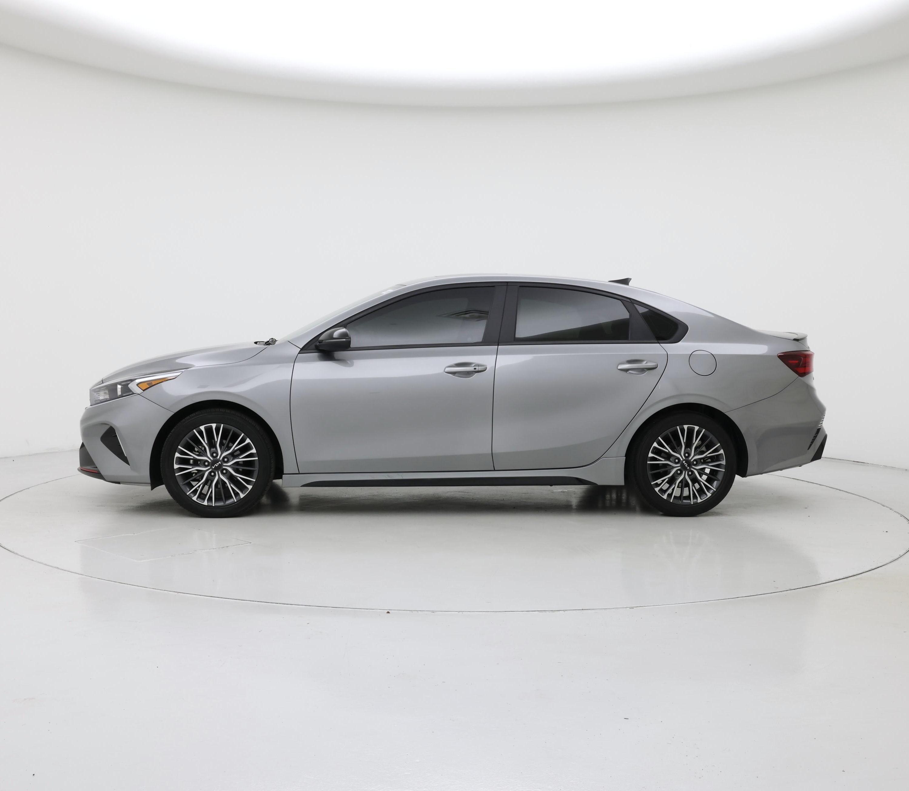 Thumbnail: 2024 Kia Forte - 3