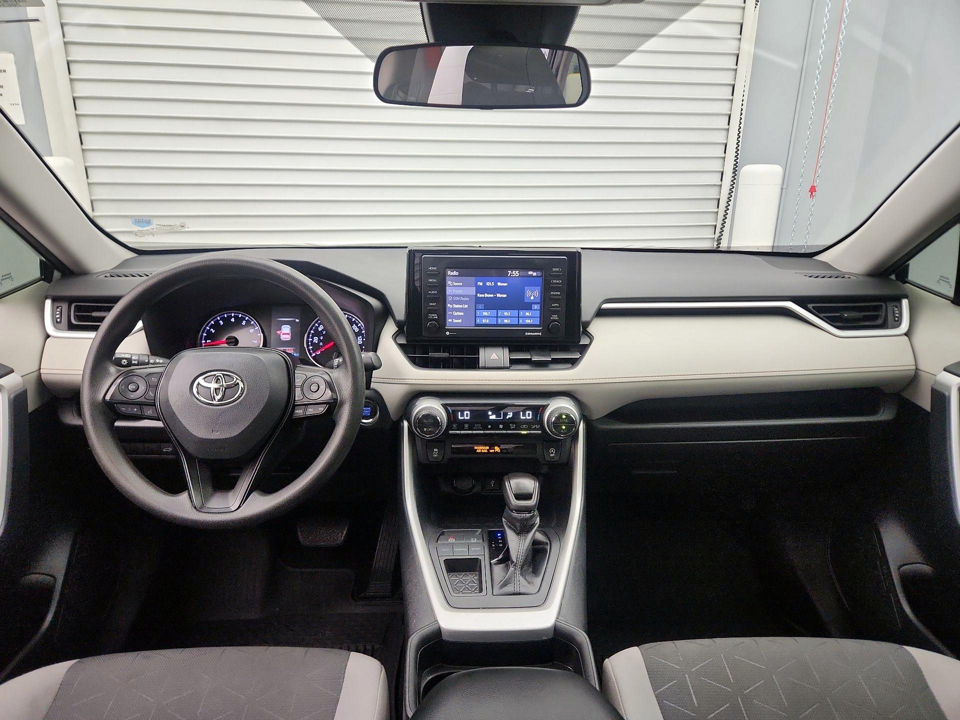 Thumbnail: 2021 Toyota RAV4 - 9