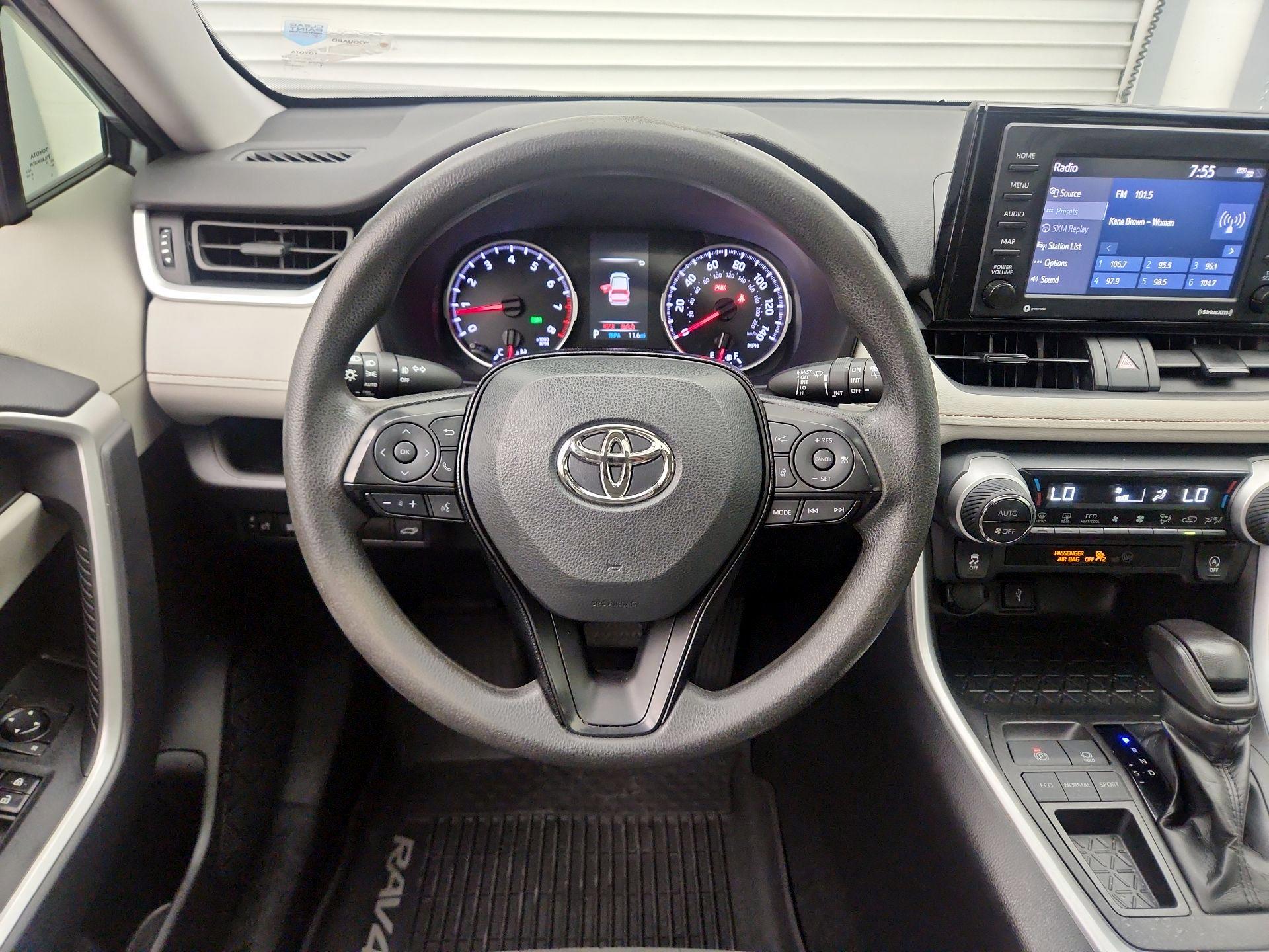 Thumbnail: 2021 Toyota RAV4 - 10