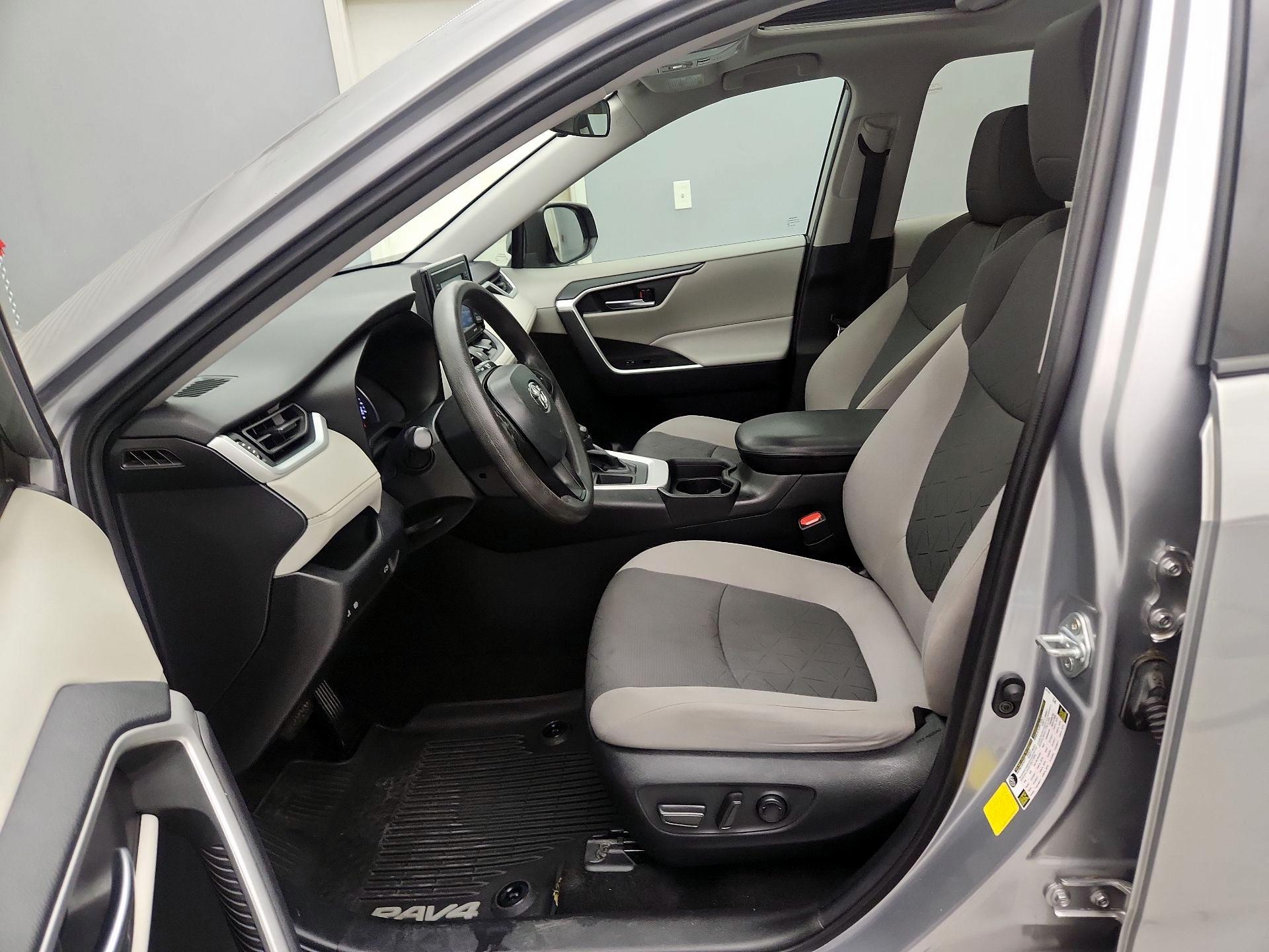 Thumbnail: 2021 Toyota RAV4 - 11