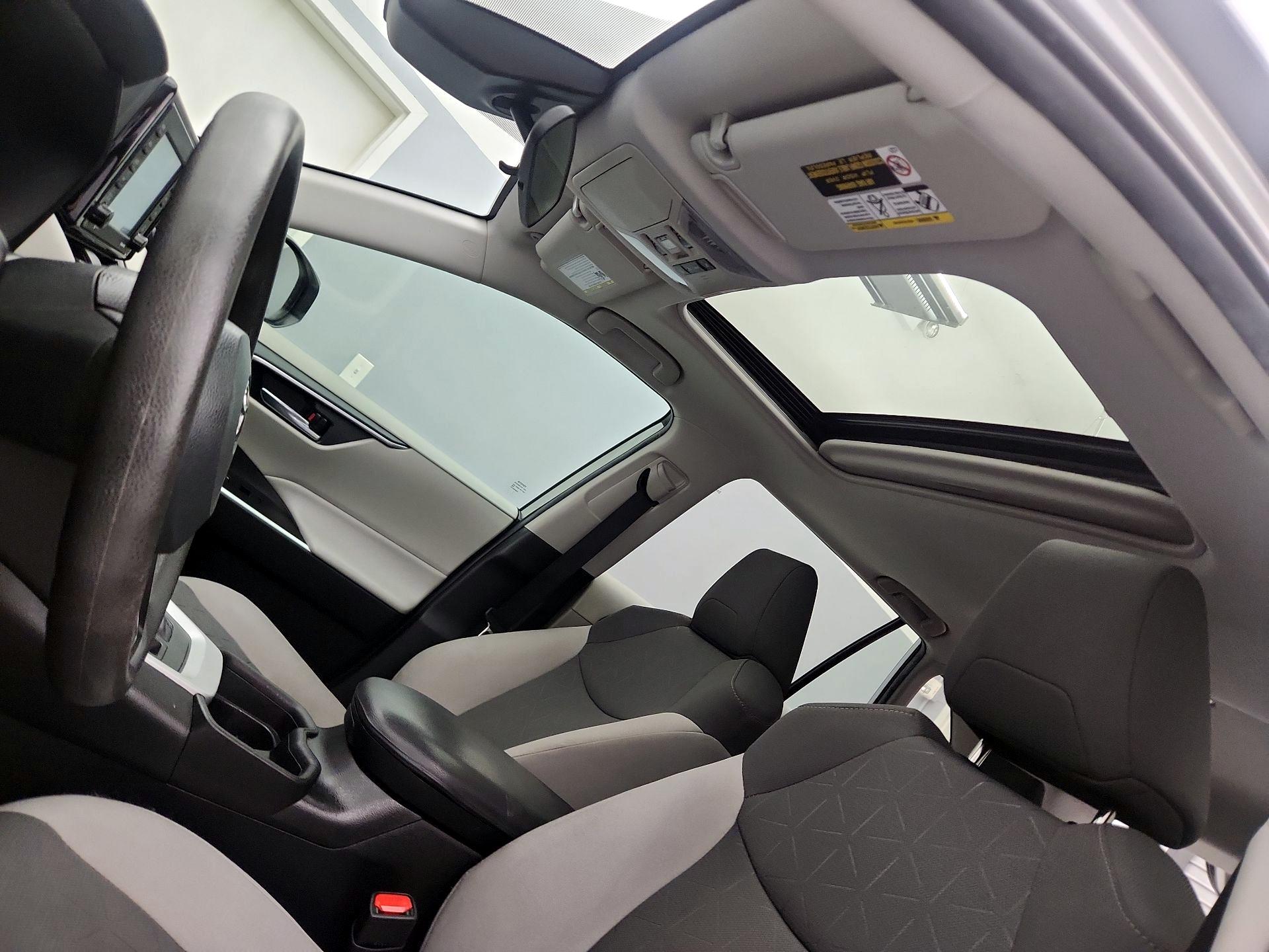 Thumbnail: 2021 Toyota RAV4 - 19