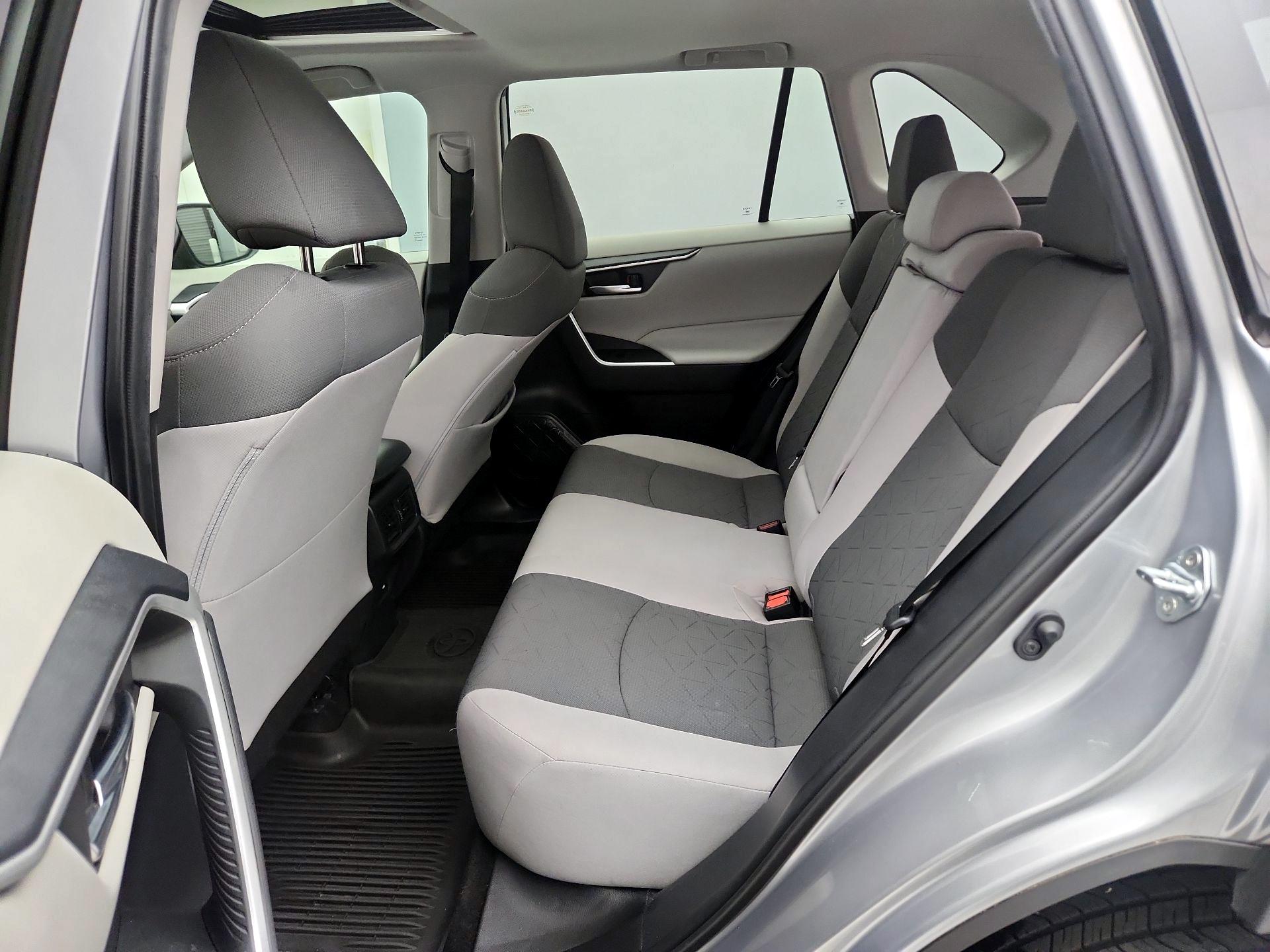 Thumbnail: 2021 Toyota RAV4 - 20