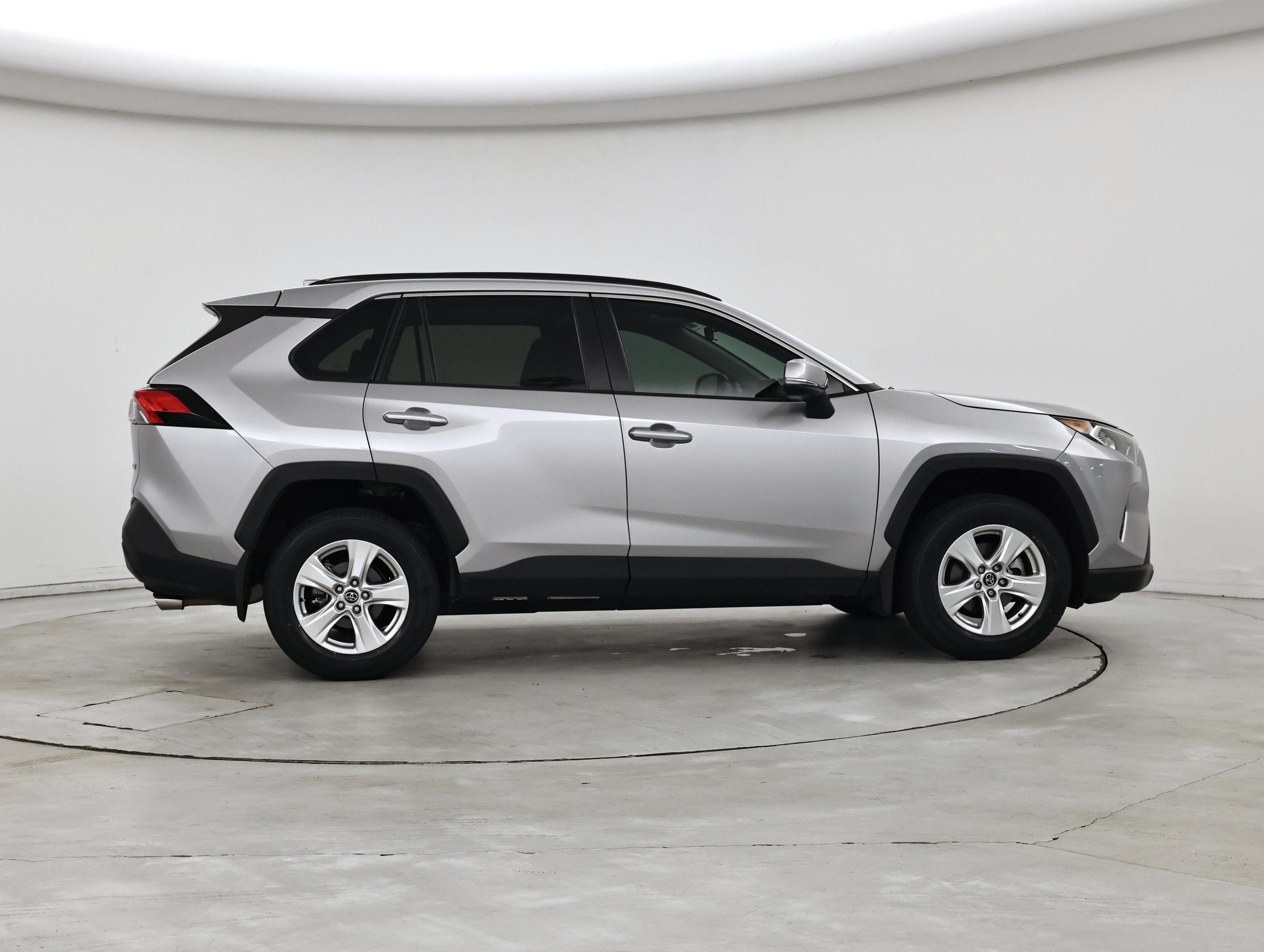 Thumbnail: 2021 Toyota RAV4 - 7