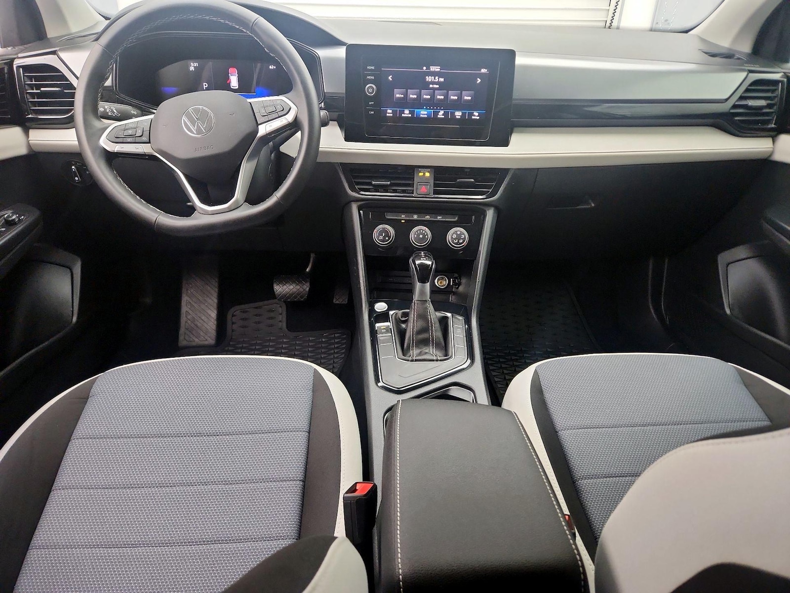 2025 Volkswagen Taos S - Photo 10