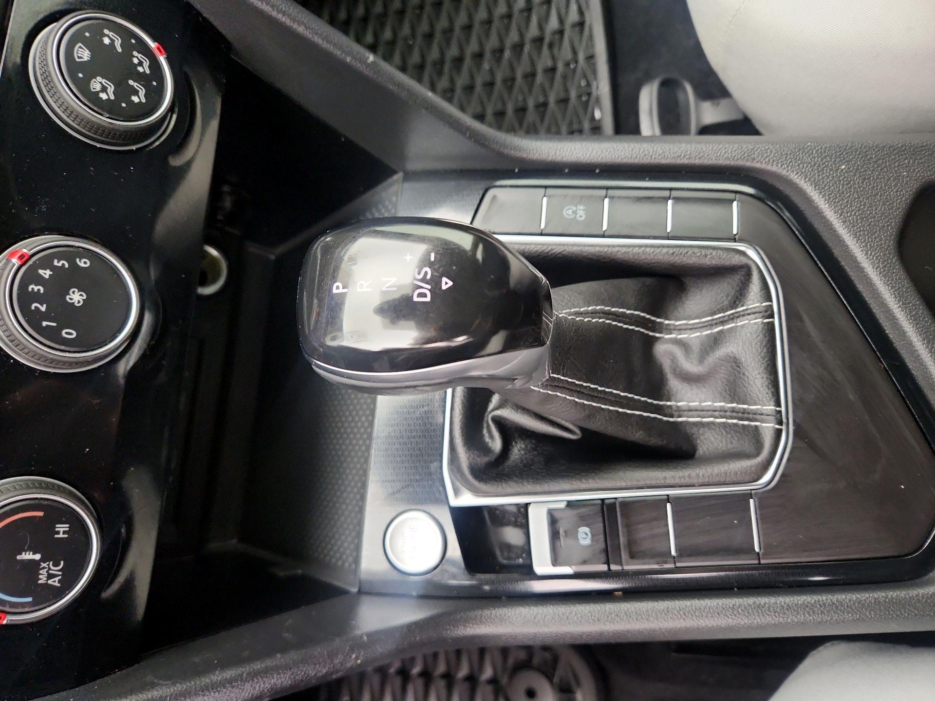 Thumbnail: 2025 Volkswagen Taos - 17