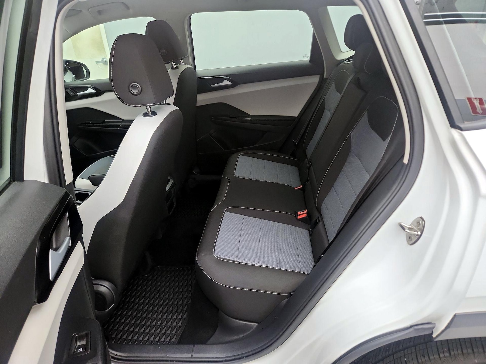 2025 Volkswagen Taos S - Photo 20