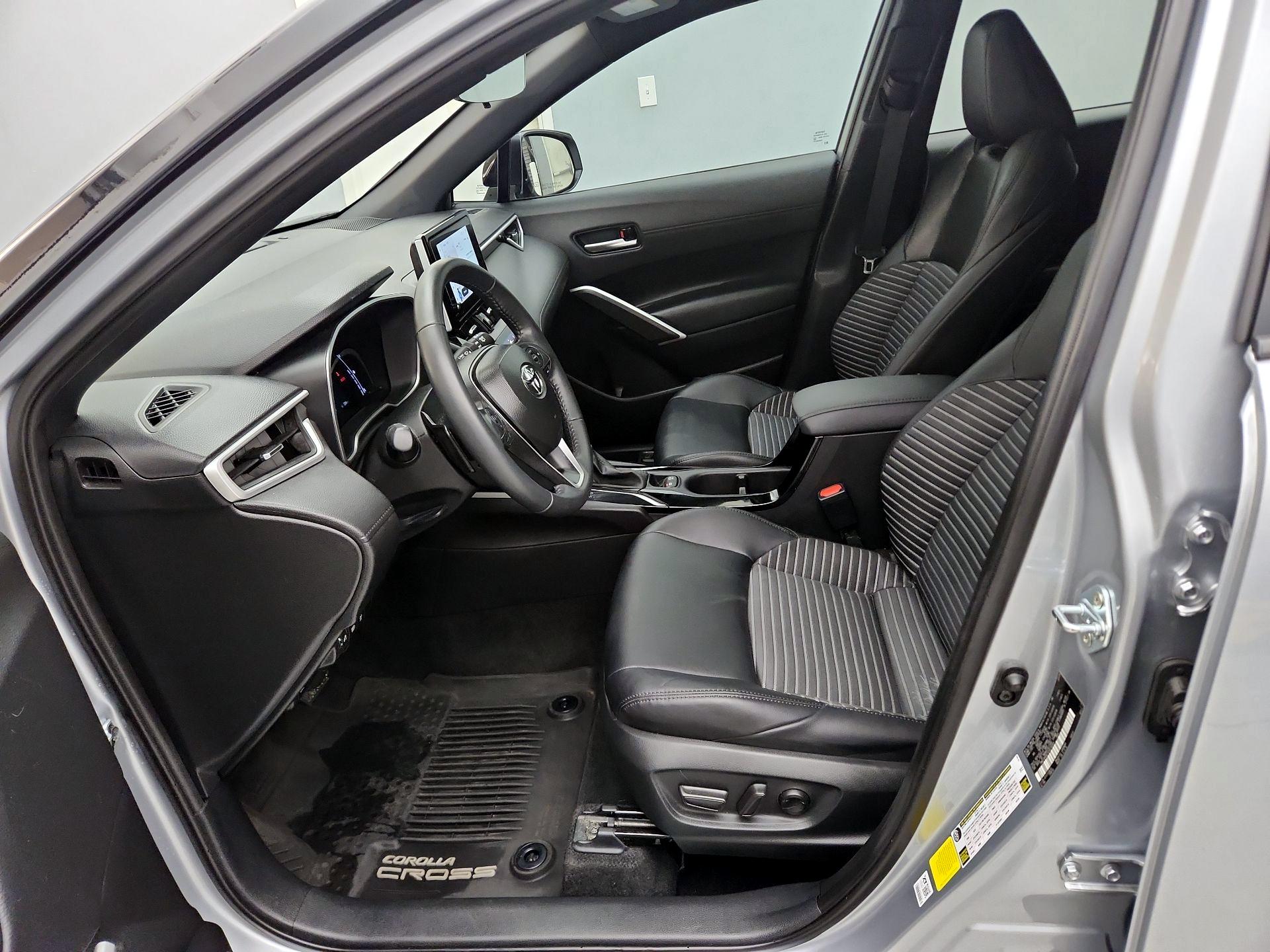 Thumbnail: 2025 Toyota Corolla Cross - 11