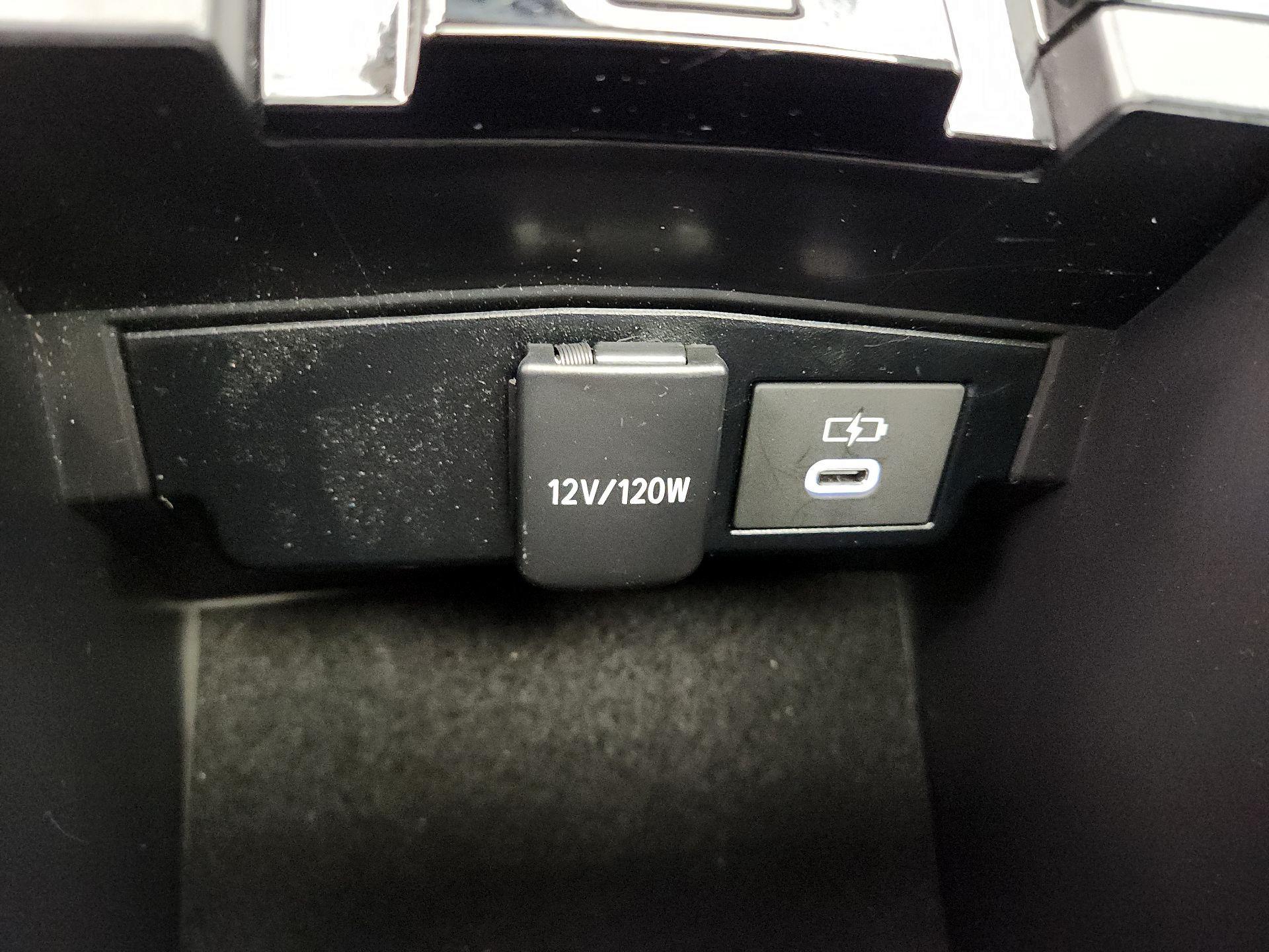 Thumbnail: 2025 Toyota Corolla Cross - 18