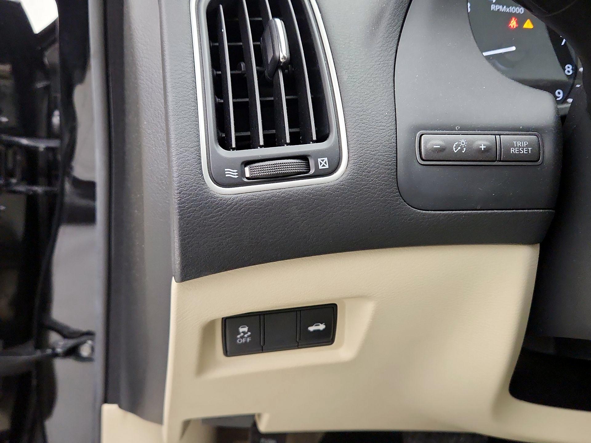 Thumbnail: 2018 INFINITI Q50 - 13