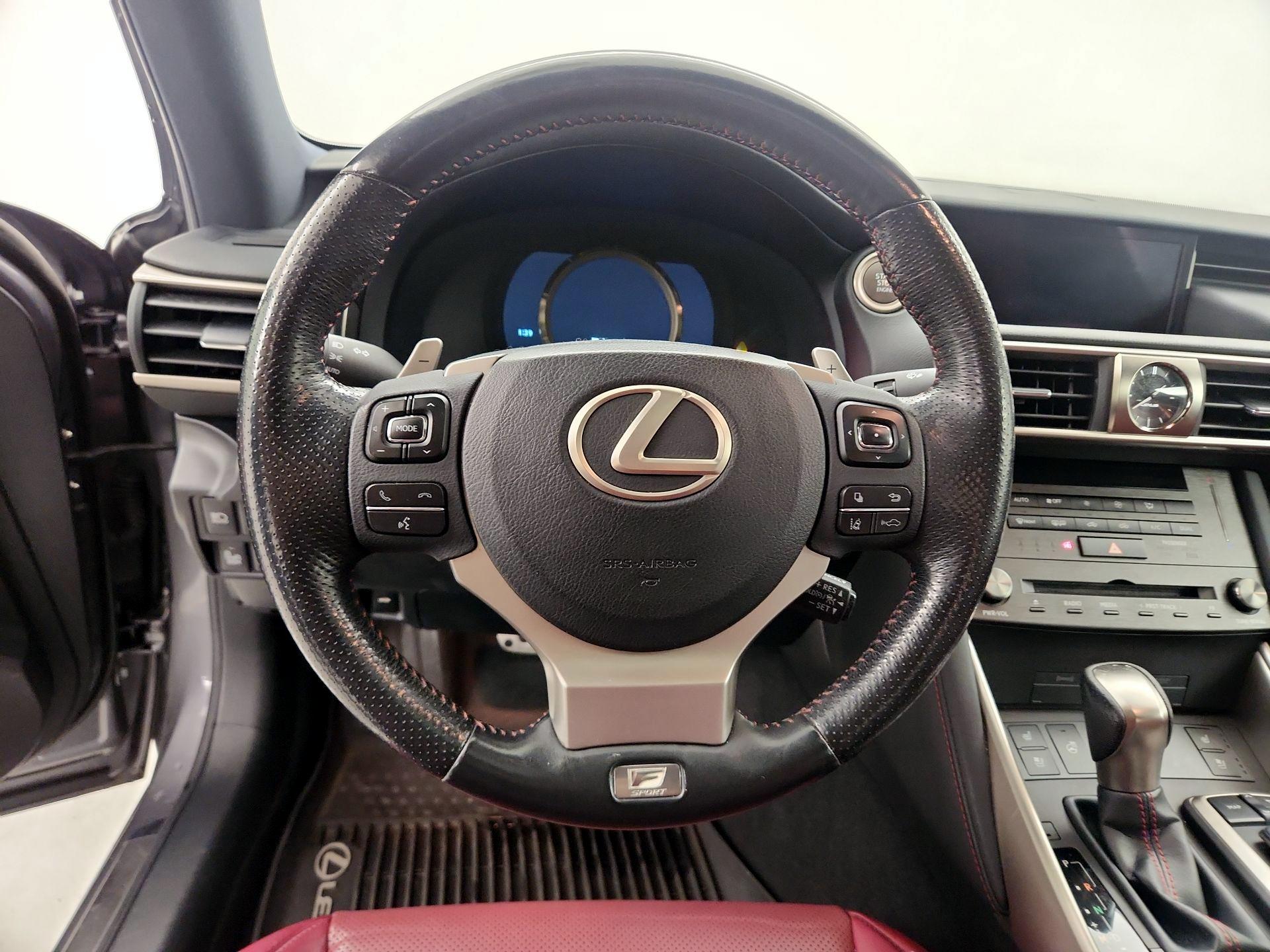 Thumbnail: 2019 Lexus IS - 10