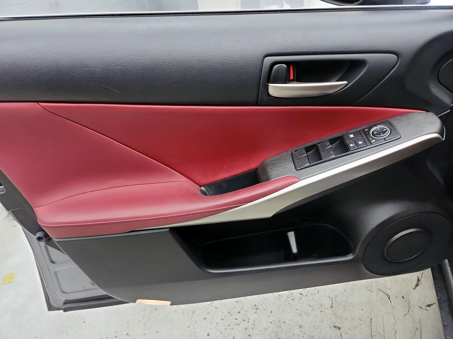 Thumbnail: 2019 Lexus IS - 12