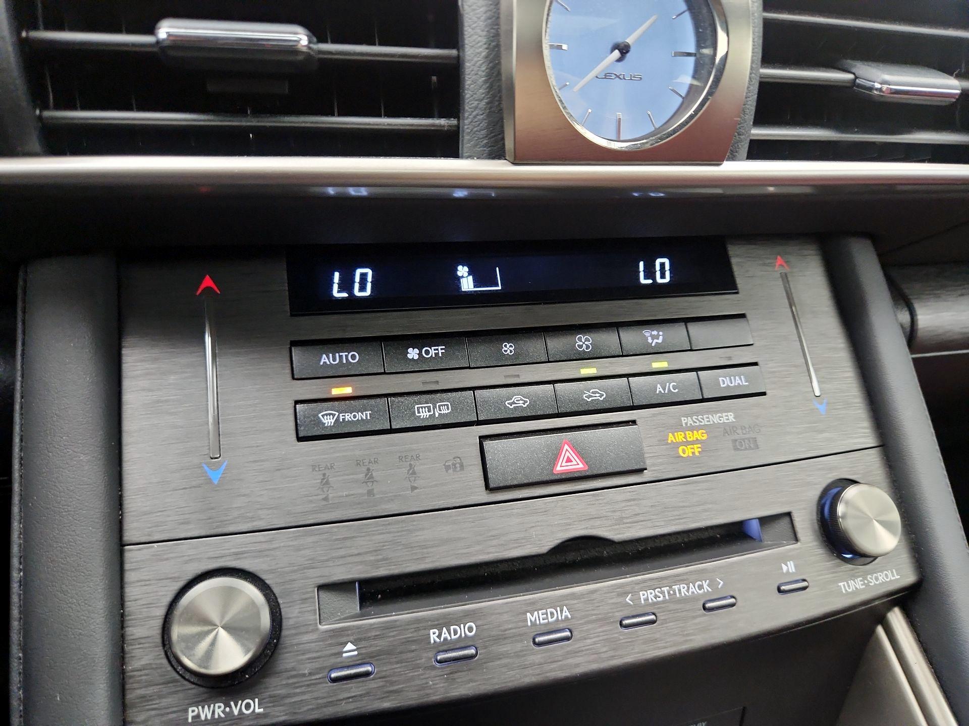 Thumbnail: 2019 Lexus IS - 17