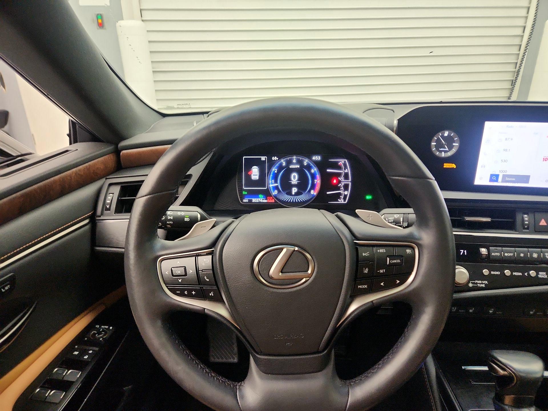 Thumbnail: 2023 Lexus ES - 10