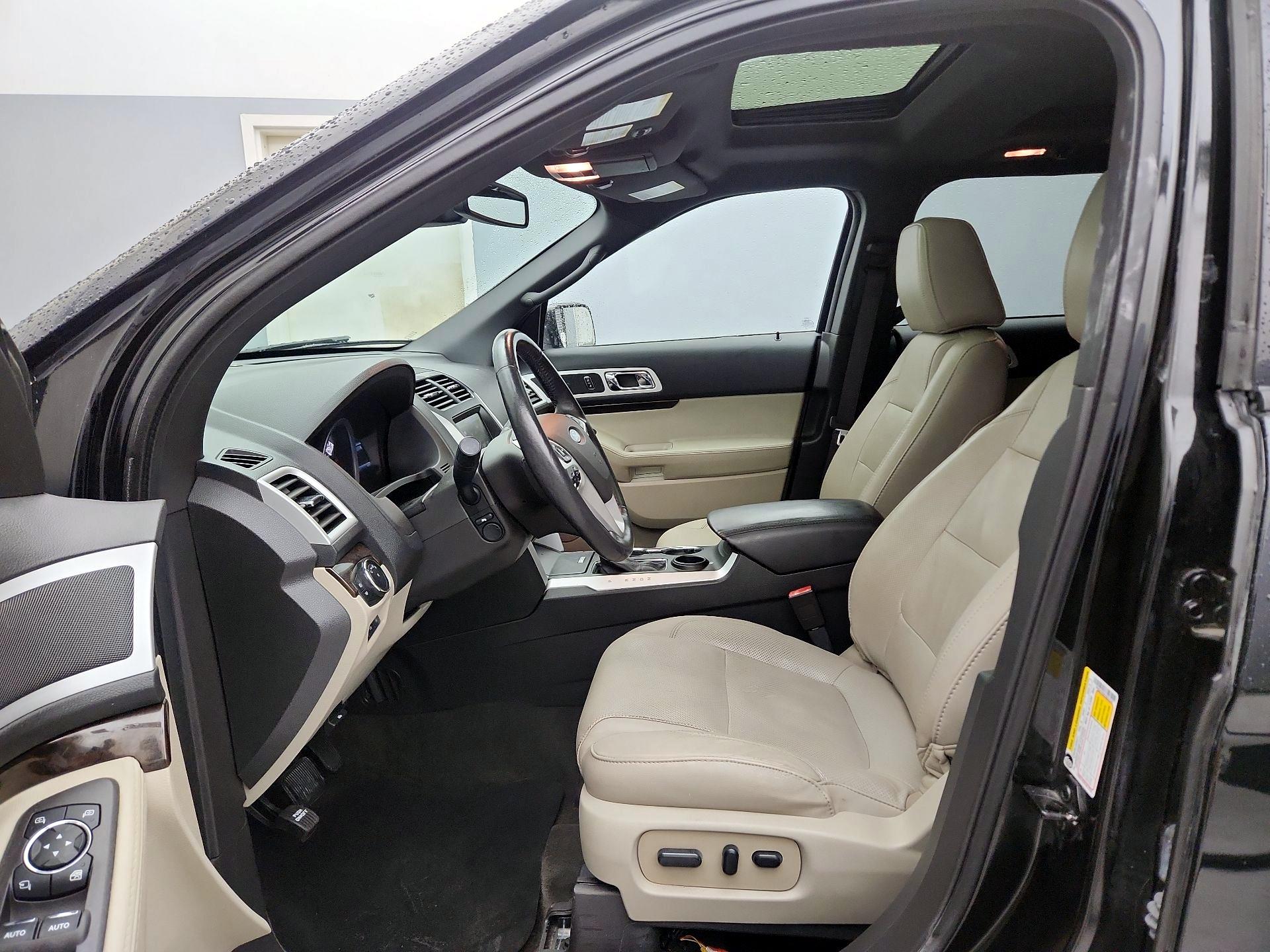 Thumbnail: 2015 Ford Explorer - 11