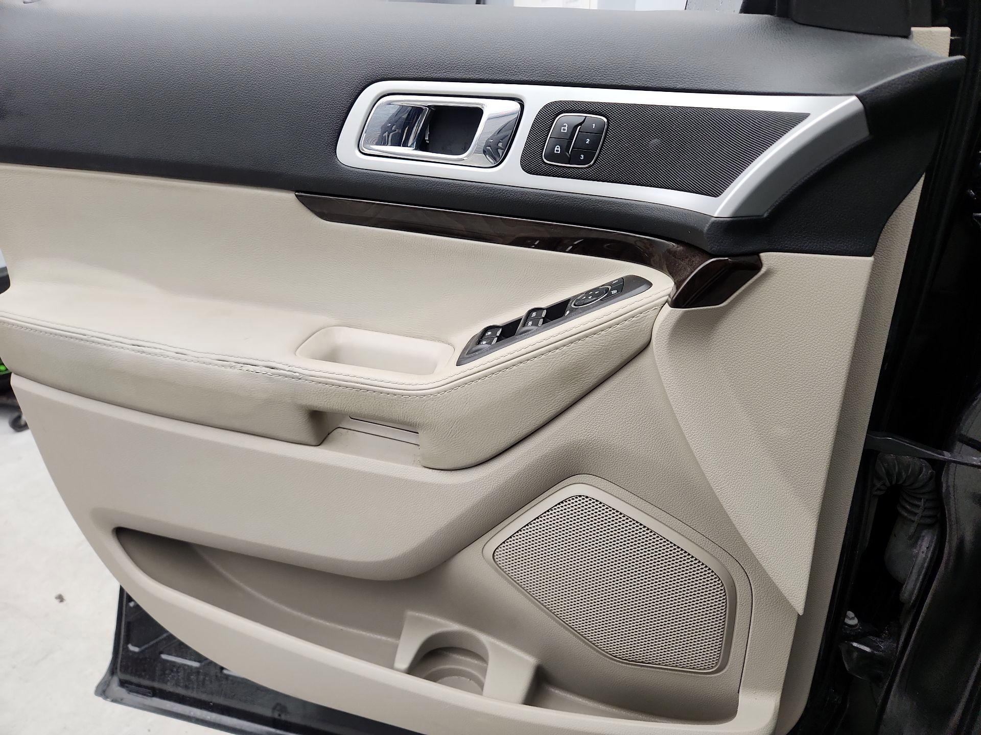 Thumbnail: 2015 Ford Explorer - 12