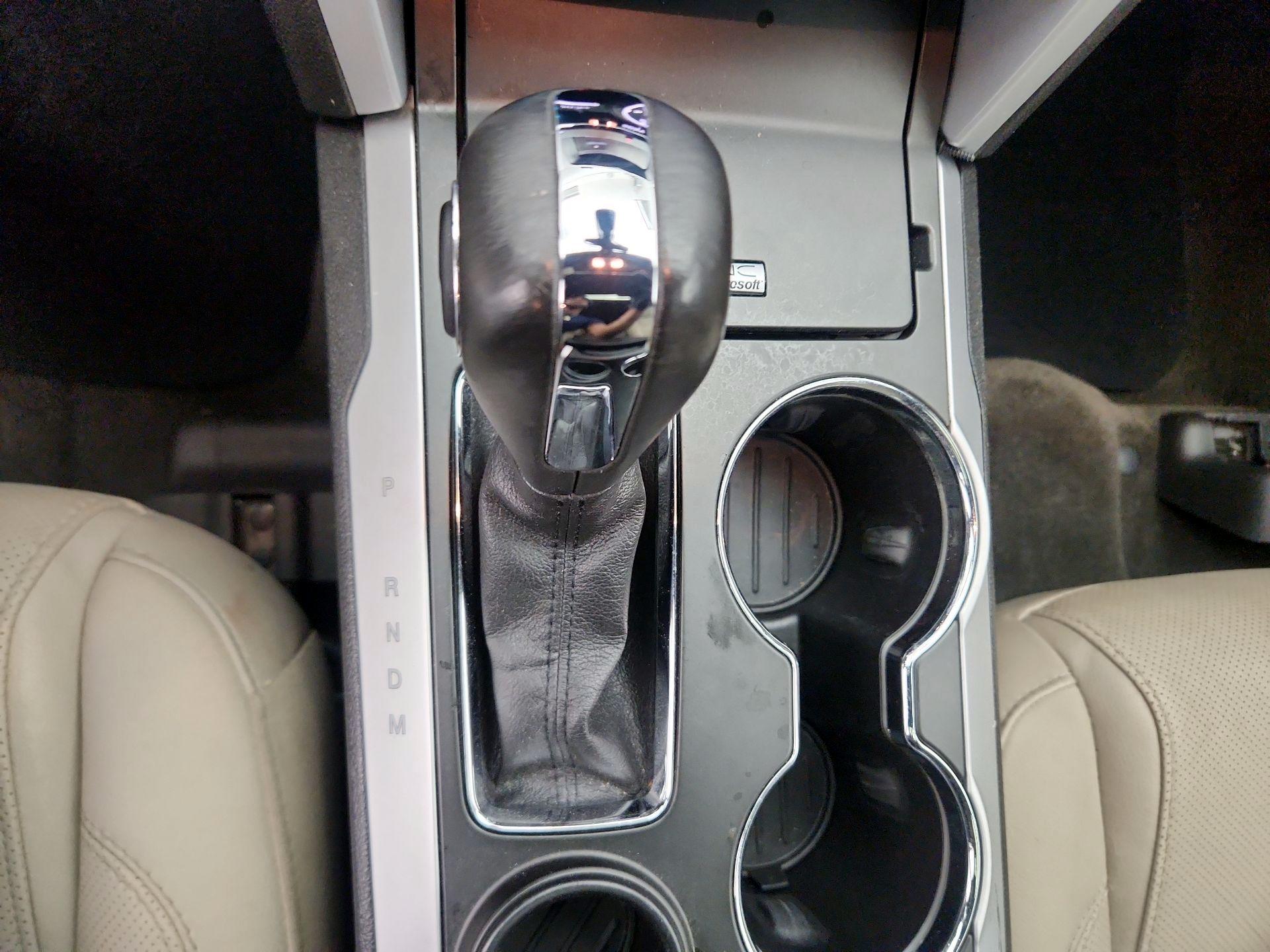 Thumbnail: 2015 Ford Explorer - 17