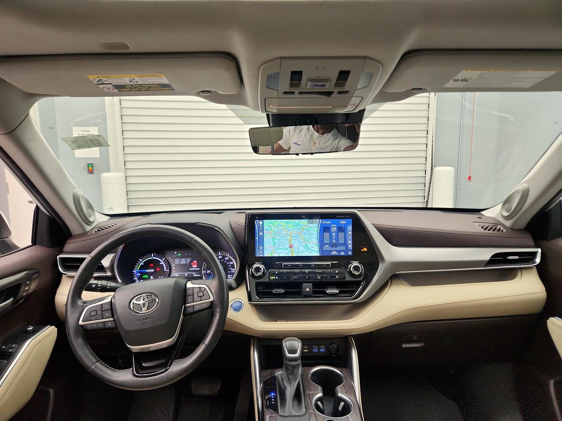 Thumbnail: 2022 Toyota Highlander - 9