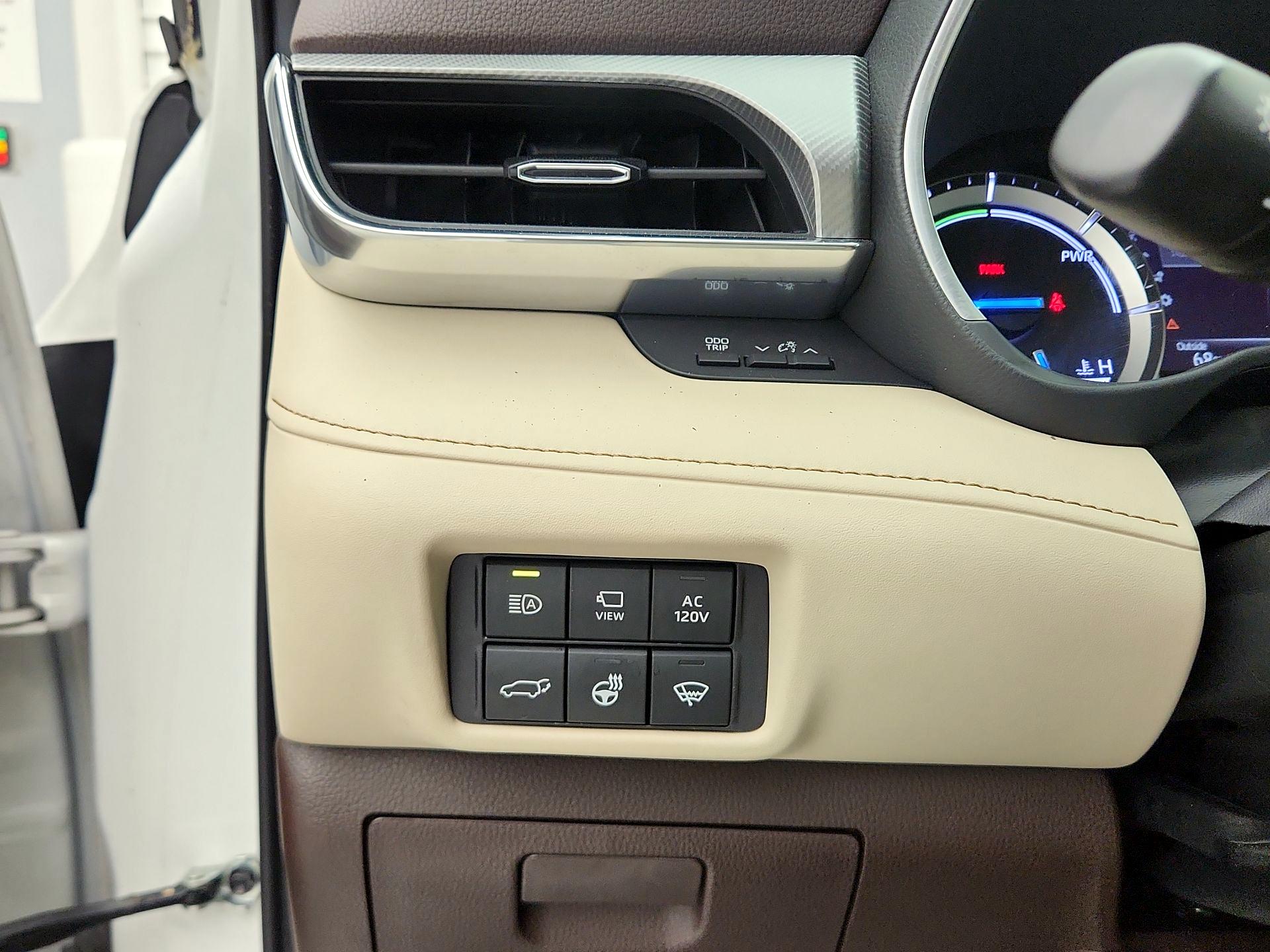 Thumbnail: 2022 Toyota Highlander - 13