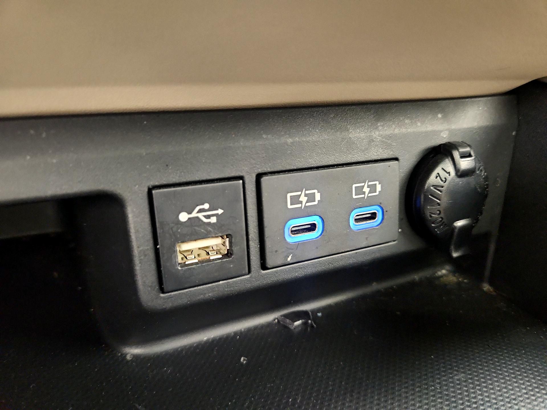 Thumbnail: 2022 Toyota Highlander - 19